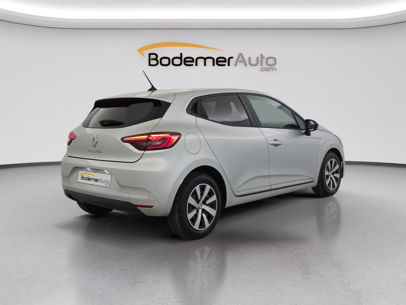 Vente en ligne Renault Clio 5 Clio Blue dCi 100 - 21N au prix de 12 990 €