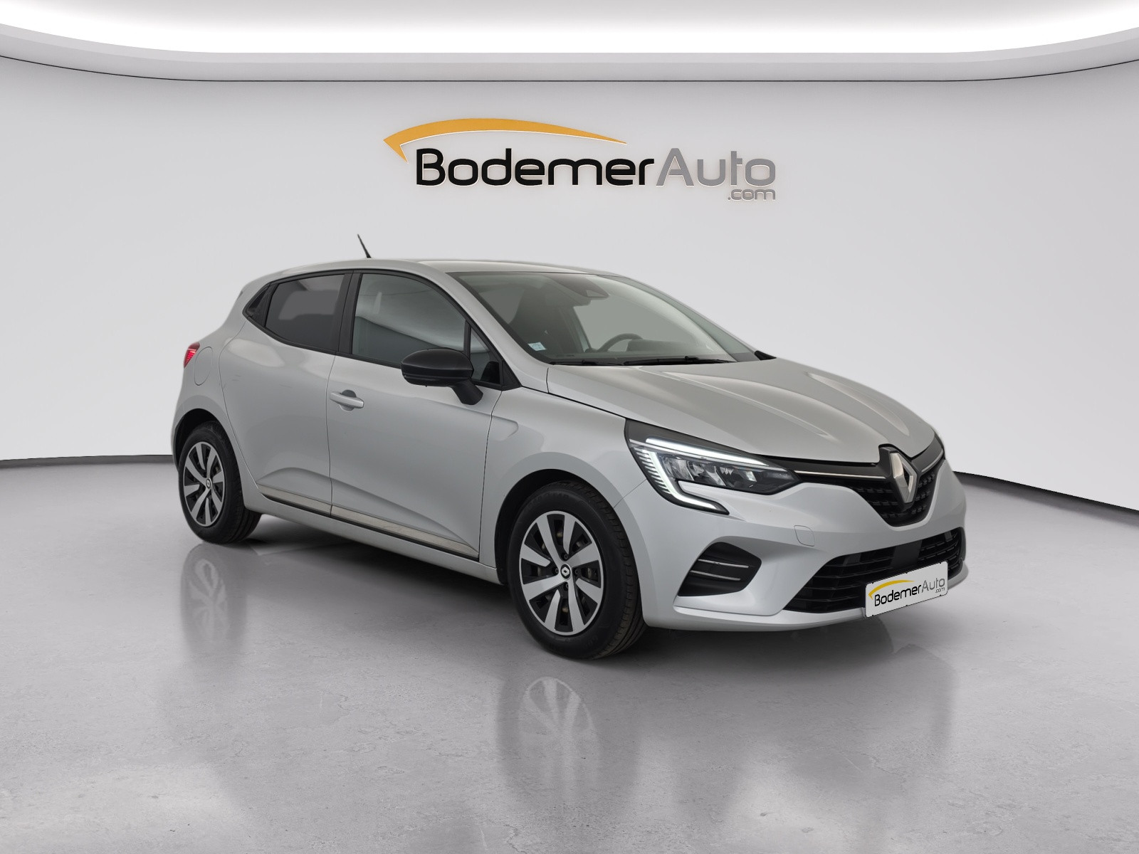 Vente en ligne Renault Clio 5 Clio Blue dCi 100 - 21N au prix de 12 990 €