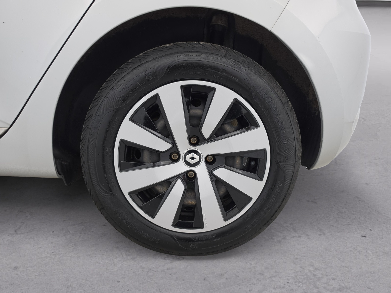 Vente en ligne Renault Clio 5 Clio Blue dCi 100 - 21N au prix de 12 990 €