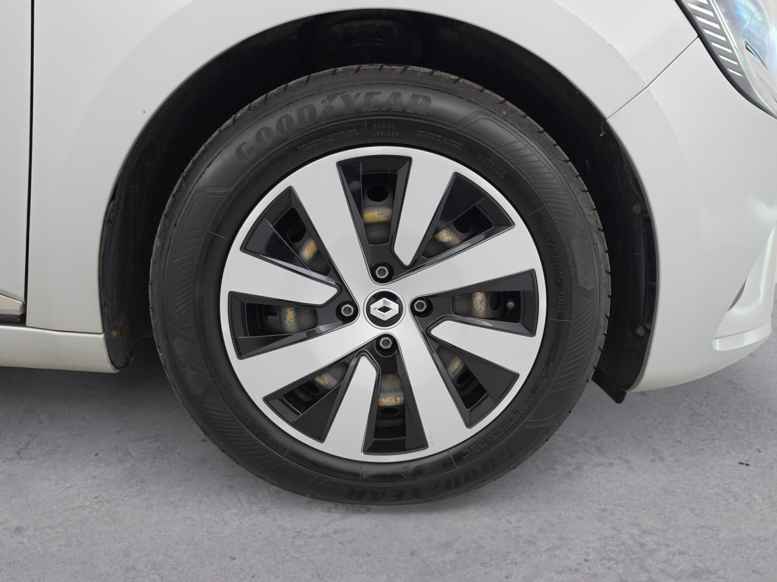 Vente en ligne Renault Clio 5 Clio Blue dCi 100 - 21N au prix de 12 990 €