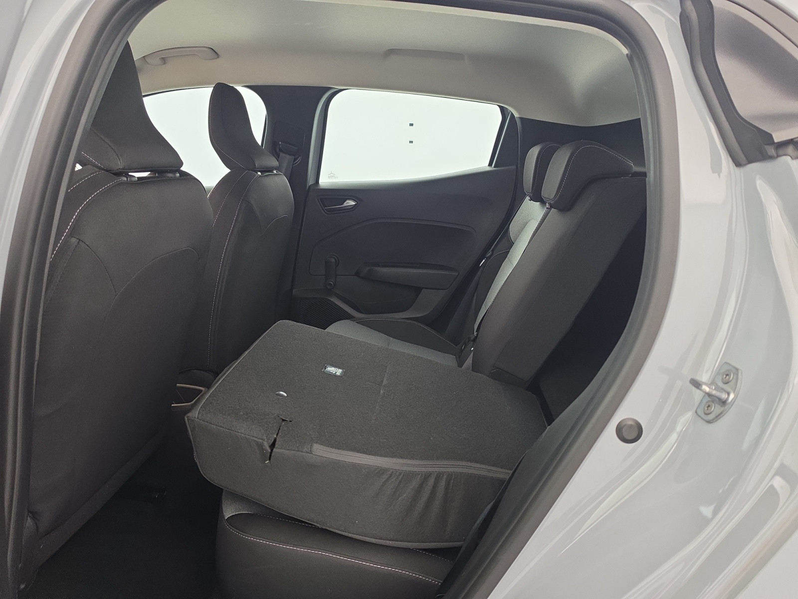 Vente en ligne Renault Clio 5 Clio dCi 100 au prix de 15 590 €