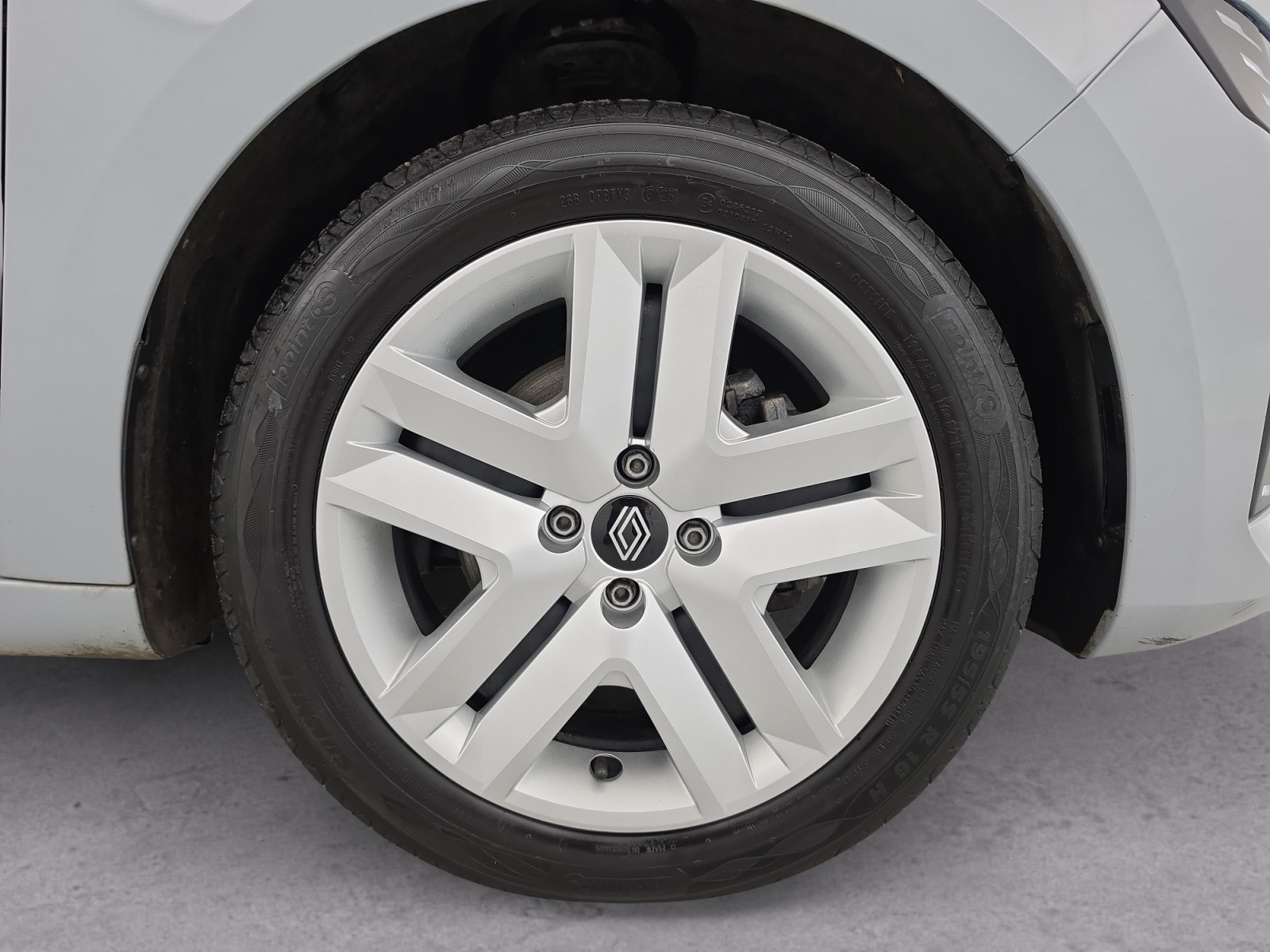 Vente en ligne Renault Clio 5 Clio dCi 100 au prix de 15 290 €
