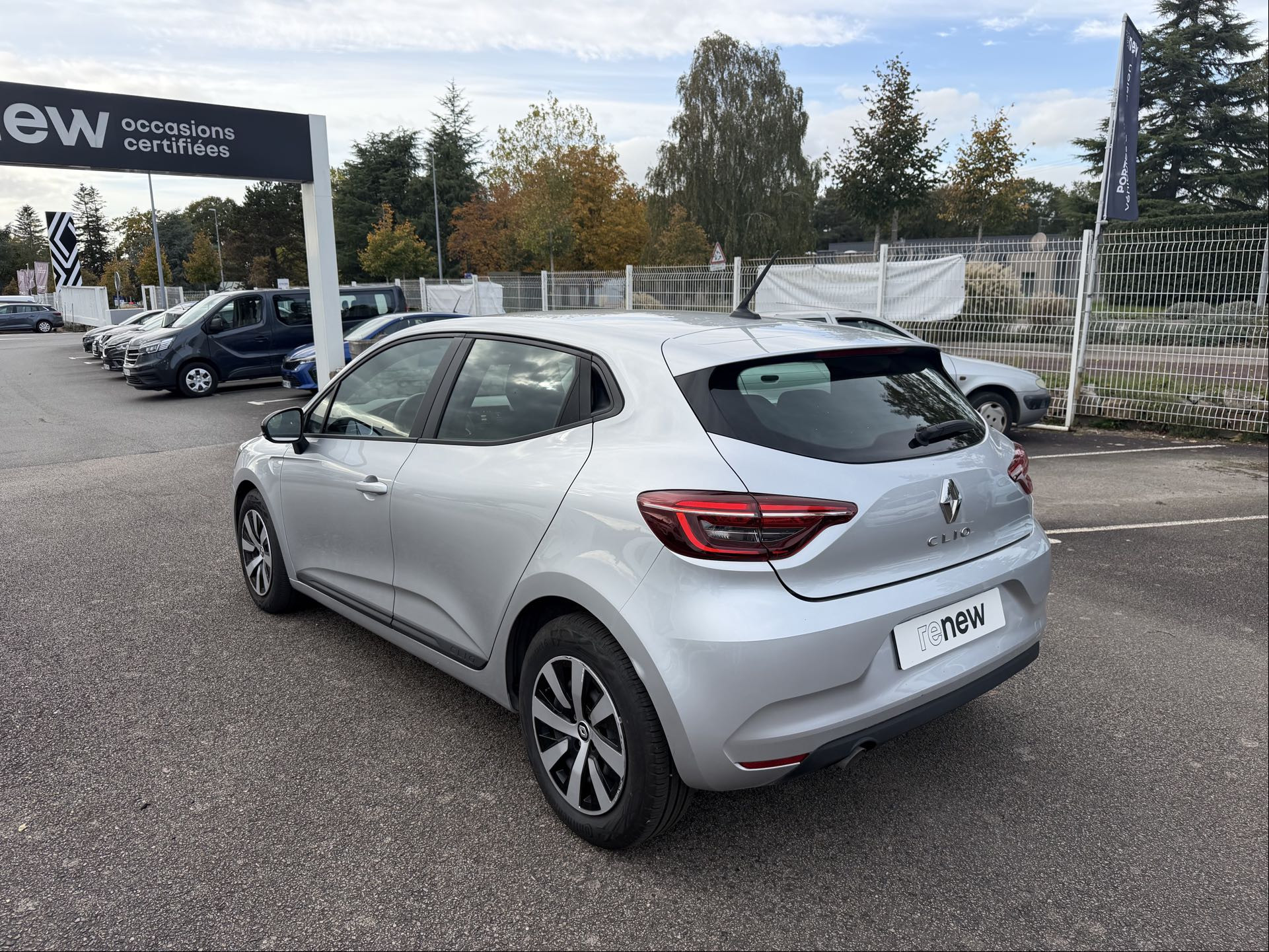 Vente en ligne Renault Clio 5 Clio TCe 90 au prix de 14 990 €