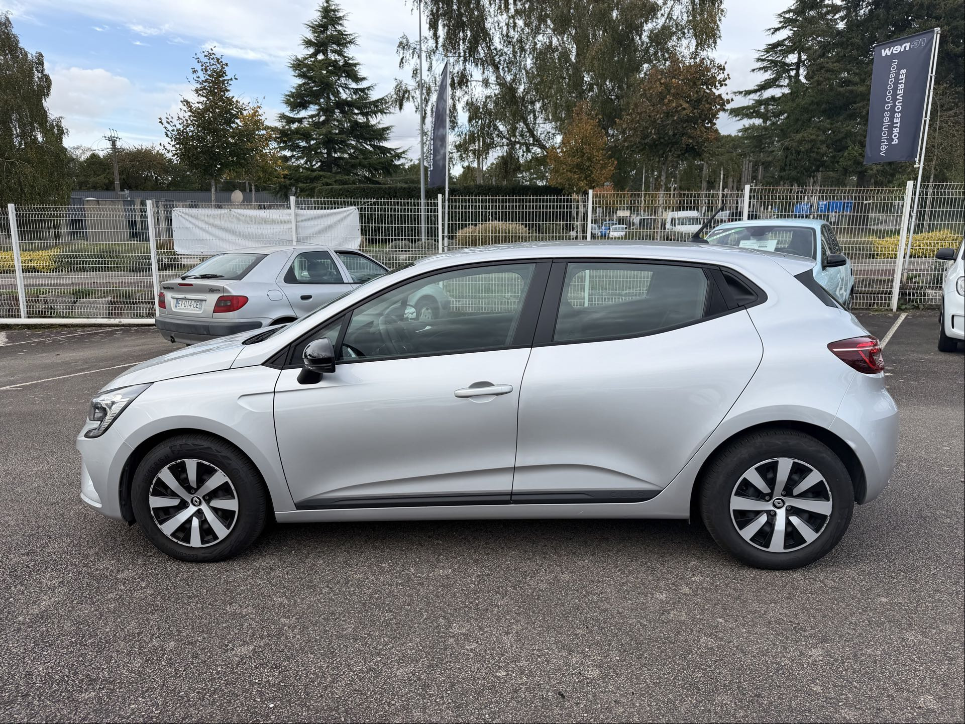 Vente en ligne Renault Clio 5 Clio TCe 90 au prix de 14 990 €