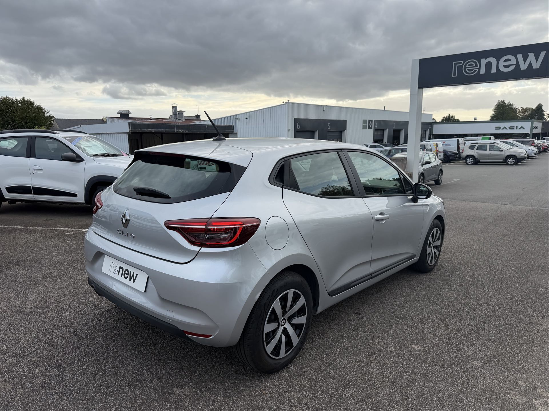 Vente en ligne Renault Clio 5 Clio TCe 90 au prix de 14 990 €