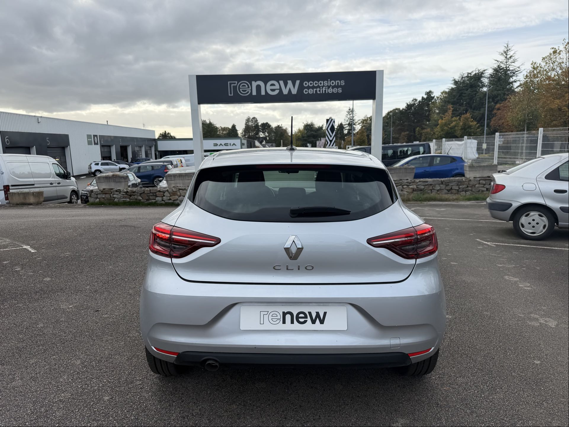Vente en ligne Renault Clio 5 Clio TCe 90 au prix de 14 990 €