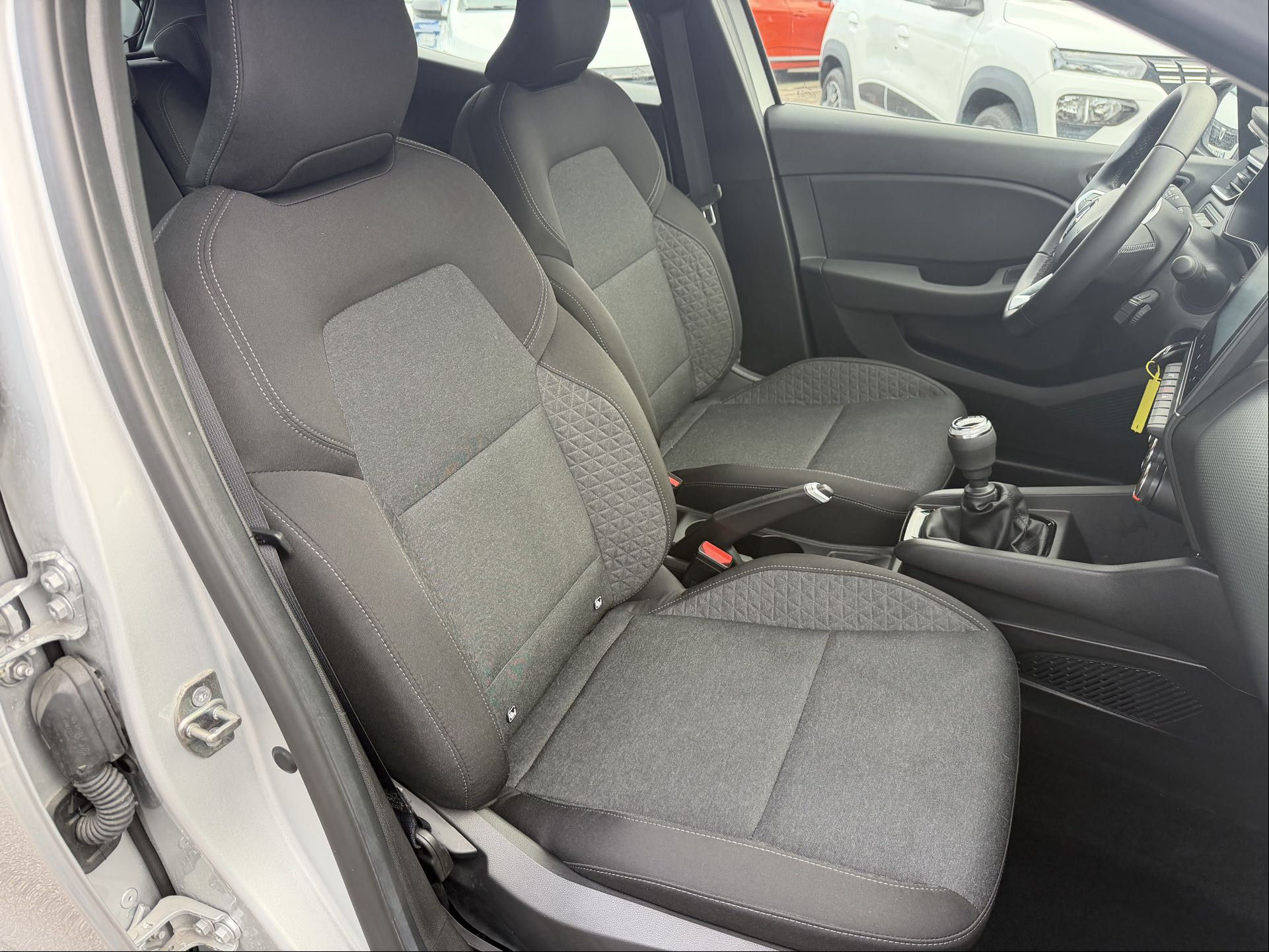 Vente en ligne Renault Clio 5 Clio TCe 90 au prix de 14 990 €