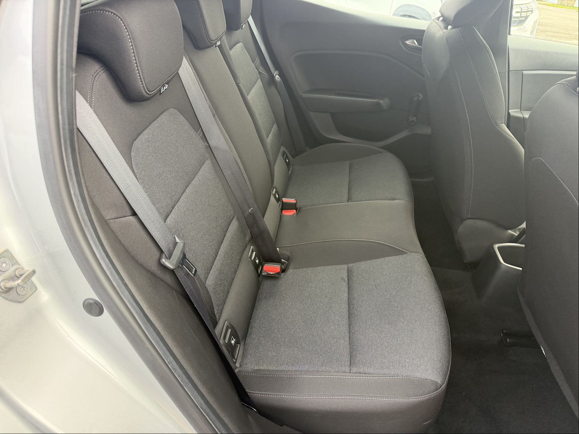 Vente en ligne Renault Clio 5 Clio TCe 90 au prix de 14 990 €
