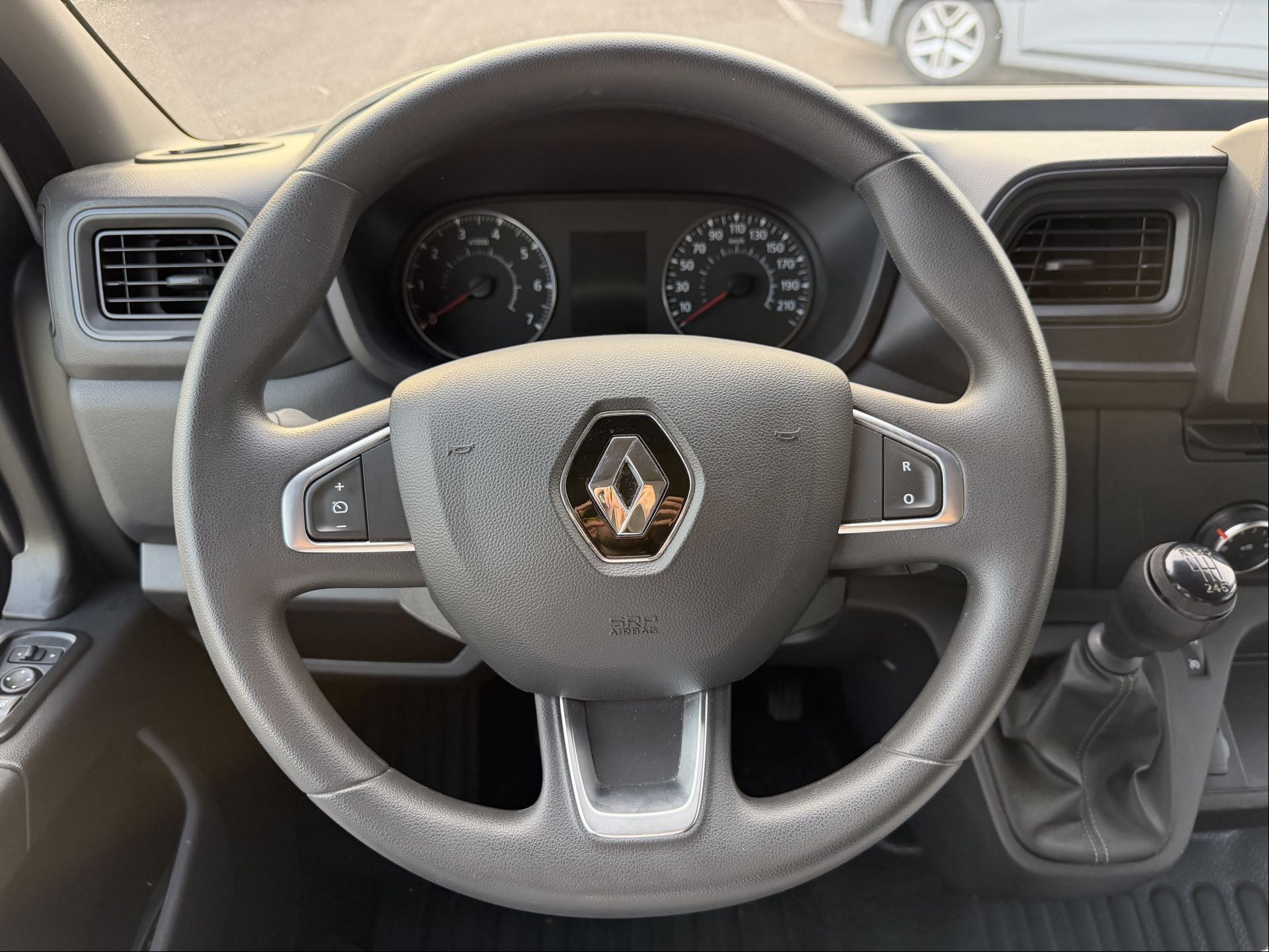 Vente en ligne Renault Master Fourgon MASTER FGN TRAC F3500 L3H3 BLUE DCI 135 au prix de 25 290 €