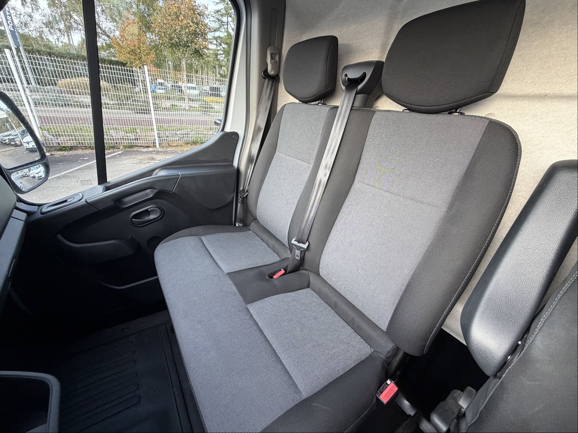 Vente en ligne Renault Master Fourgon MASTER FGN TRAC F3500 L3H3 BLUE DCI 135 au prix de 25 290 €