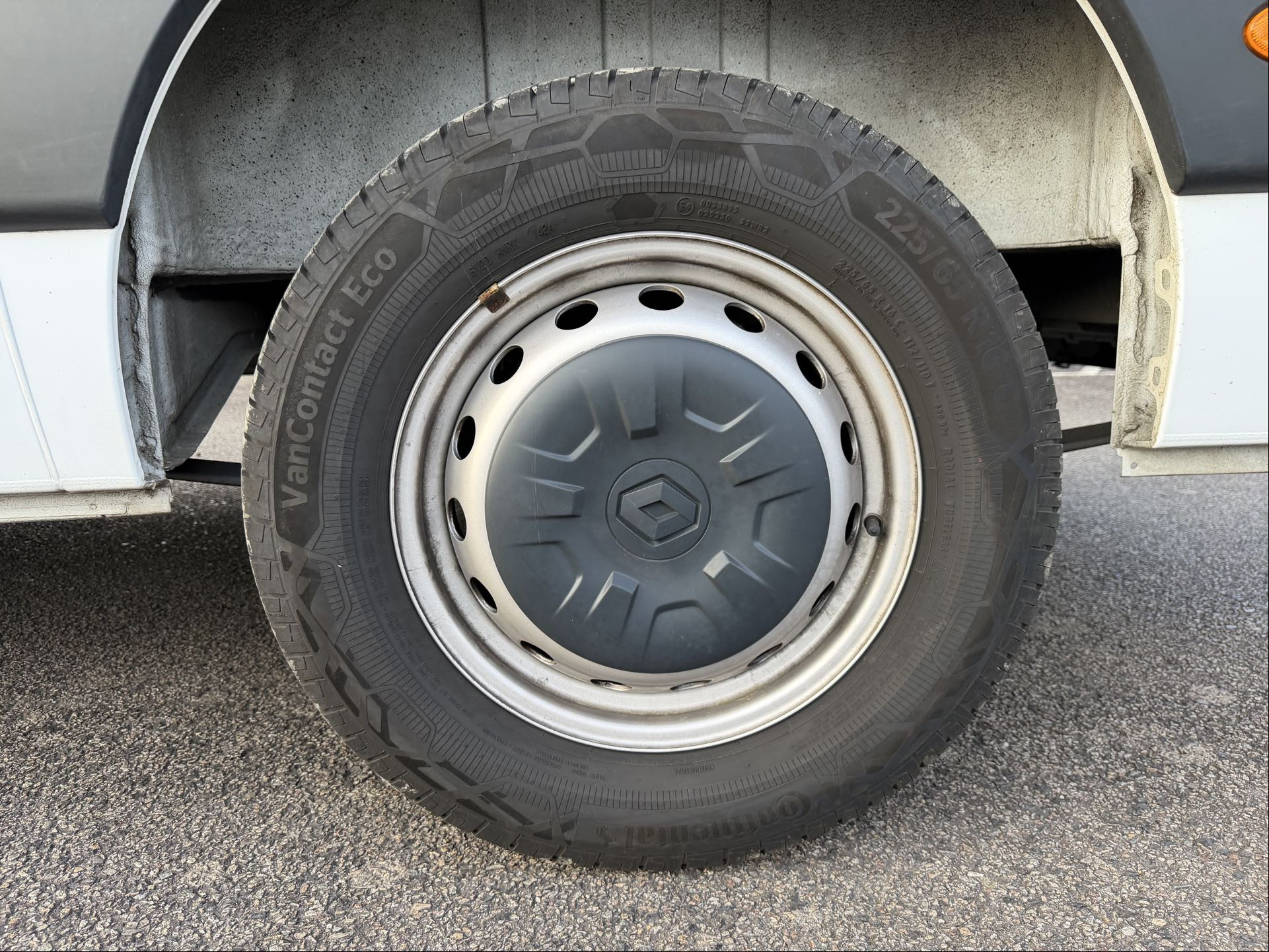 Vente en ligne Renault Master Fourgon MASTER FGN TRAC F3500 L3H3 BLUE DCI 135 au prix de 25 290 €