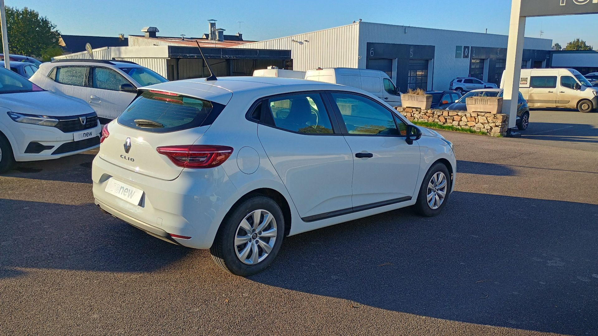 Vente en ligne Renault Clio 5 Clio SCe 65 au prix de 12 490 €