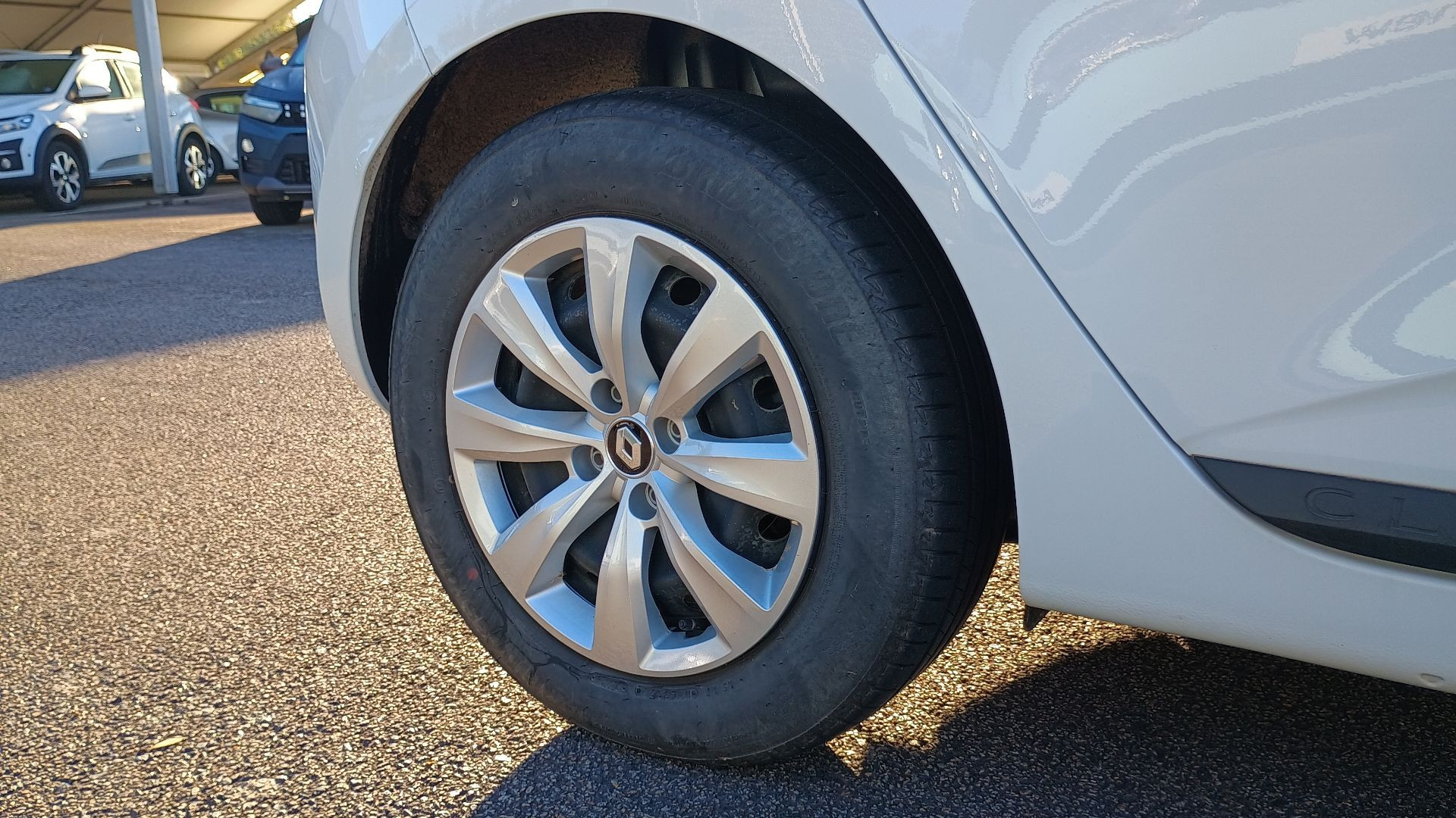 Vente en ligne Renault Clio 5 Clio SCe 65 au prix de 12 490 €