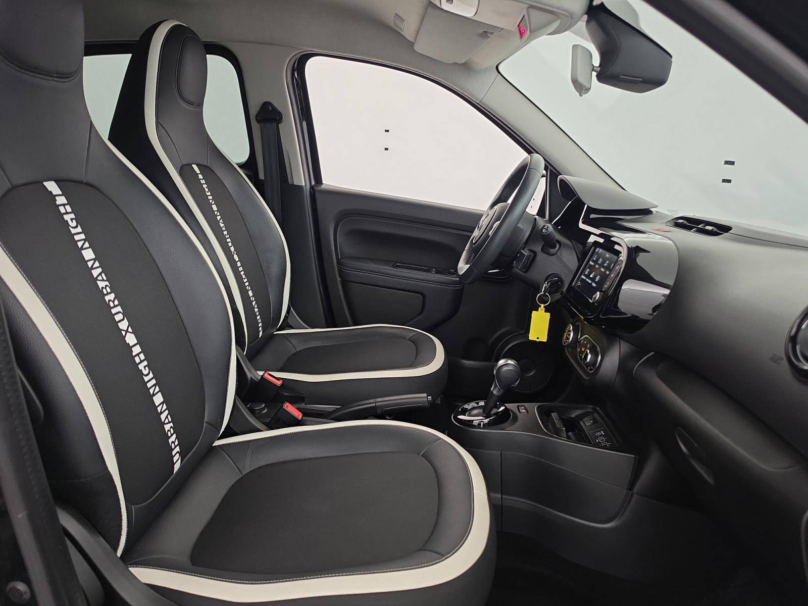 Vente en ligne Renault Twingo Electrique Twingo III E-Tech au prix de 11 590 €