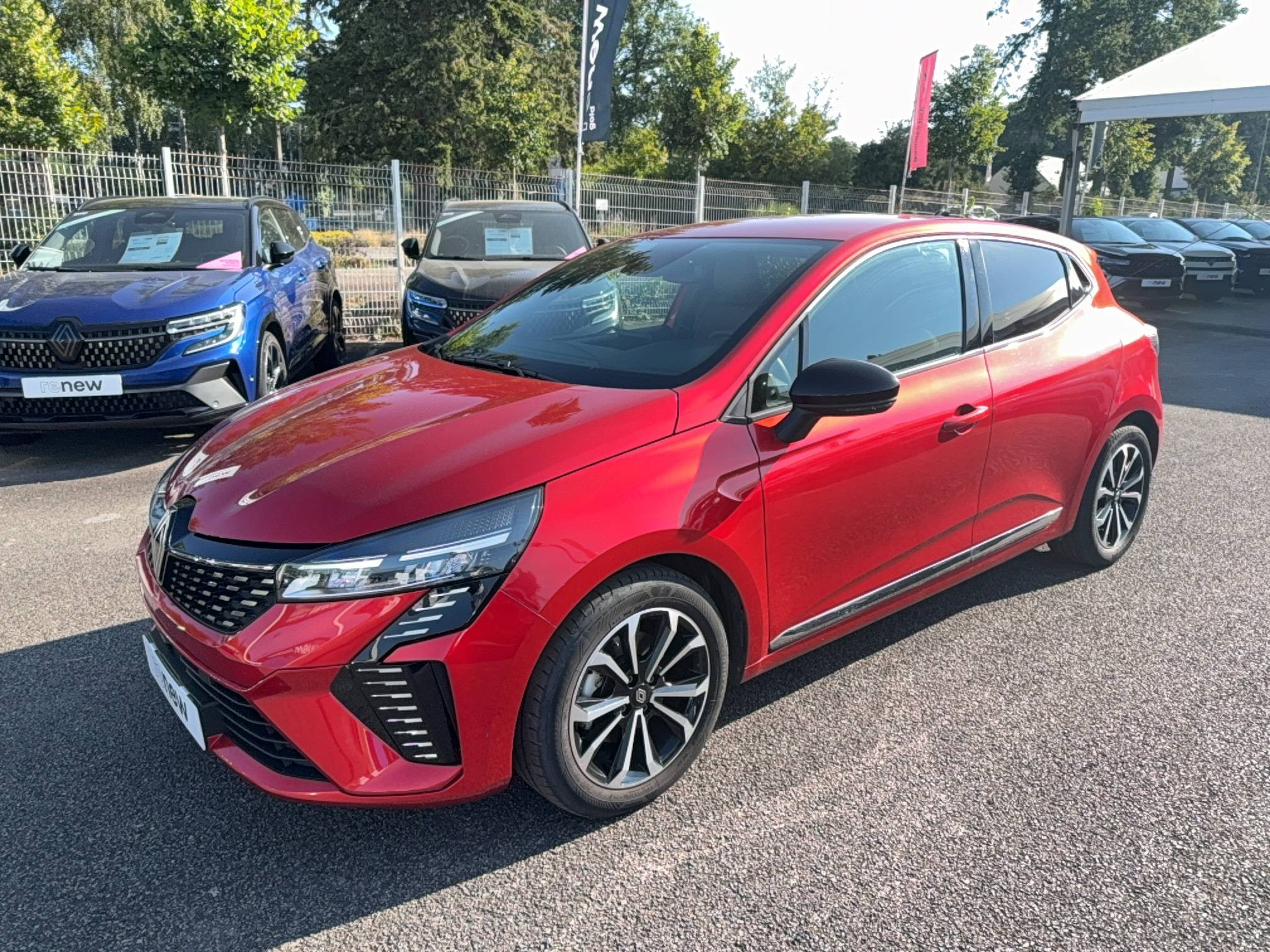 Renault Clio 5 Clio E-Tech full hybrid 145 occasion de 2023 en vente à Ploërmel