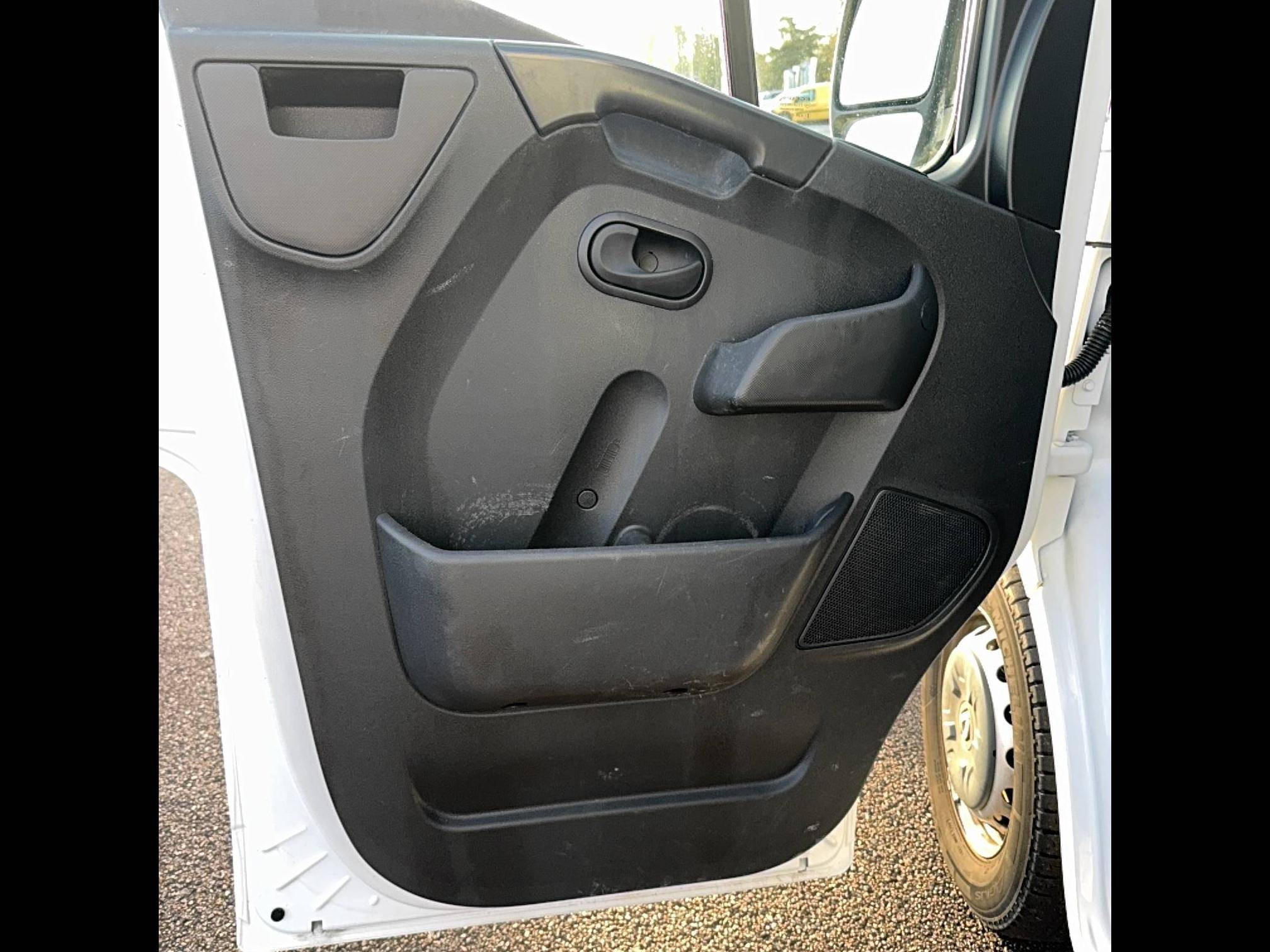 Vente en ligne Renault Master 3 Châssis Cabine MASTER CC L2 3.5t 2.3 dCi 130 E6 BENNE au prix de 20 990 €
