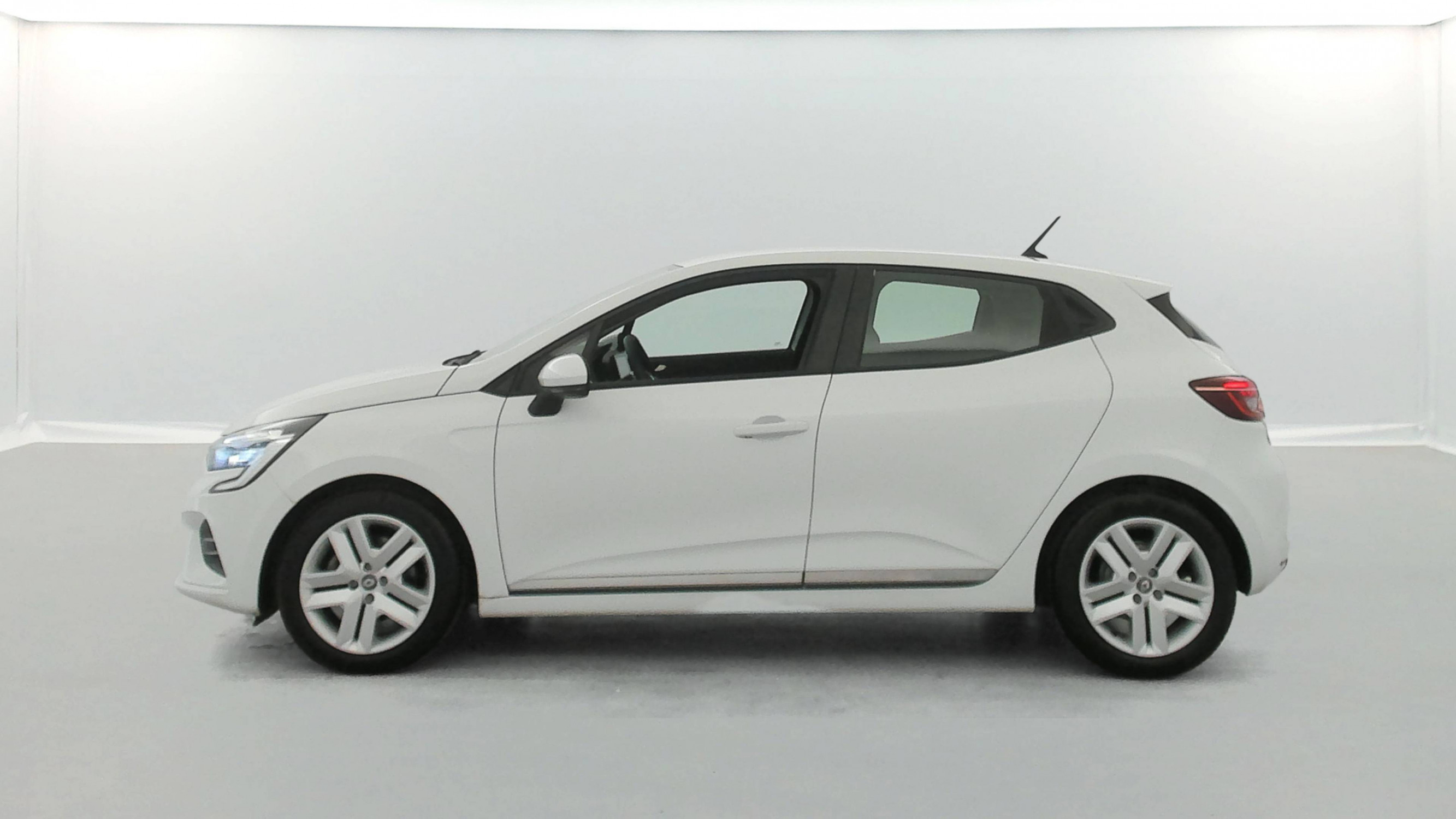 Renault Clio 5 Clio E-Tech 140 - 21N occasion de 2022 en vente à Ploërmel
