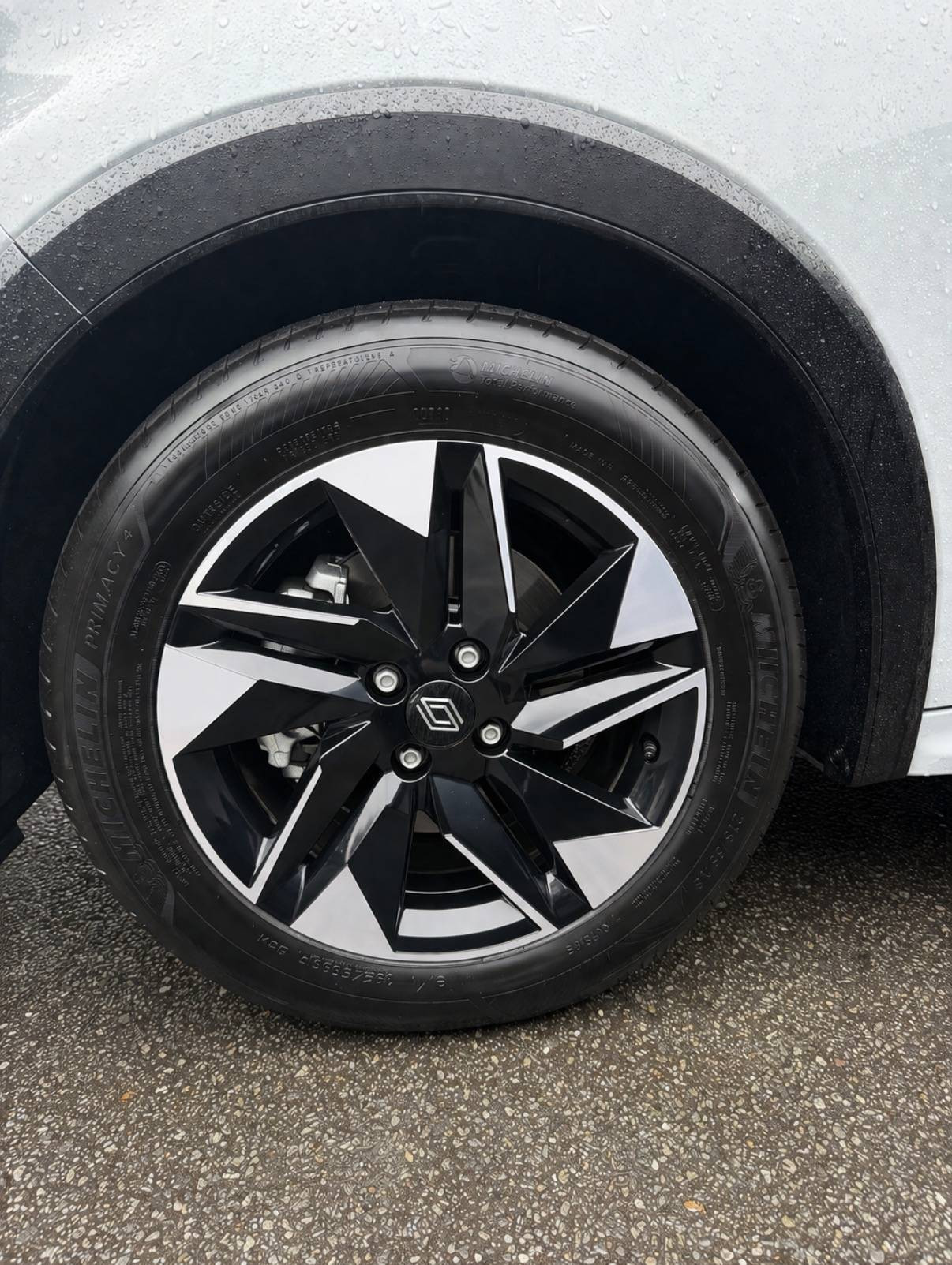 Vente en ligne Renault Clio 6 Clio E-Tech full hybrid 160 ch au prix de 25 990 €