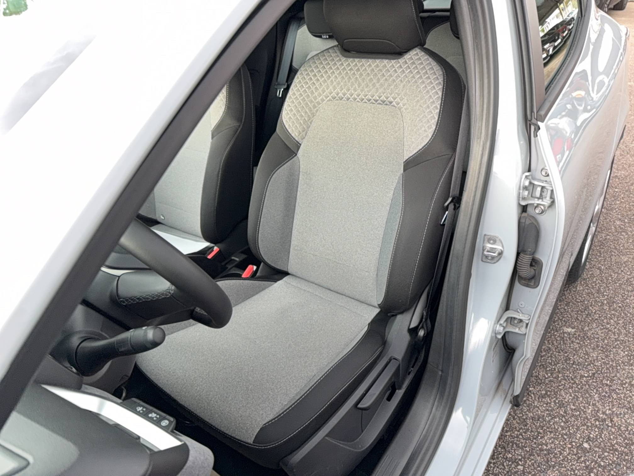 Vente en ligne Renault Clio 5 Clio Blue dCi 100 ch GSR2 au prix de 15 290 €