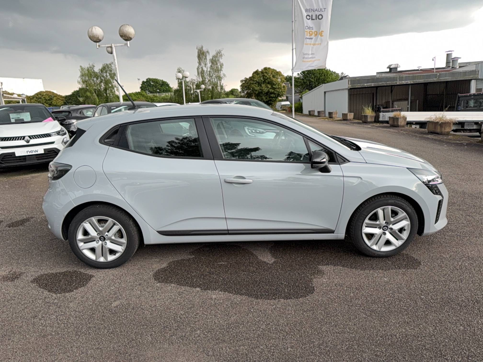 Vente en ligne Renault Clio 5 Clio Blue dCi 100 ch GSR2 au prix de 15 290 €