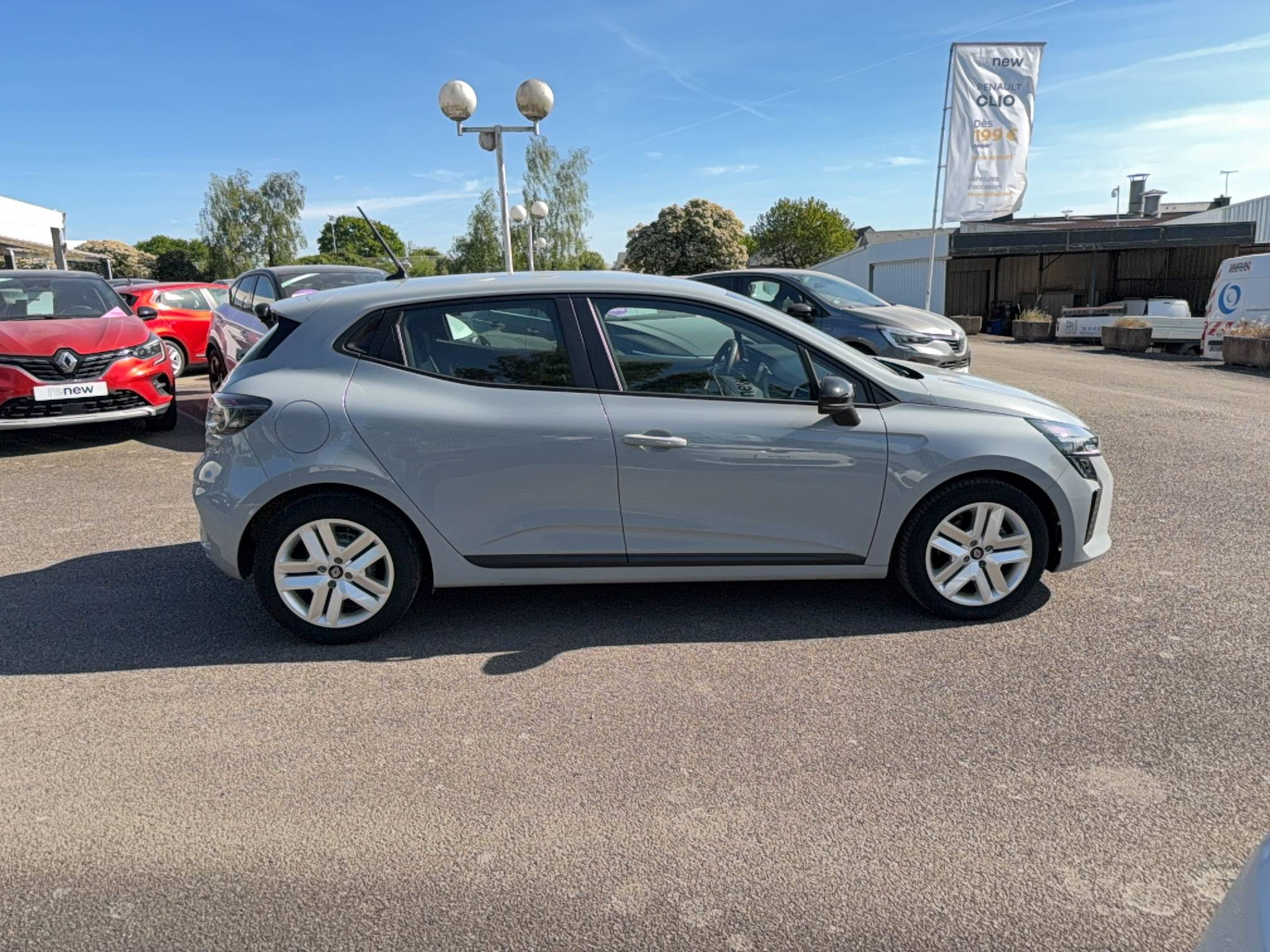 Vente en ligne Renault Clio 5 Clio Blue dCi 100 ch GSR2 au prix de 16 290 €