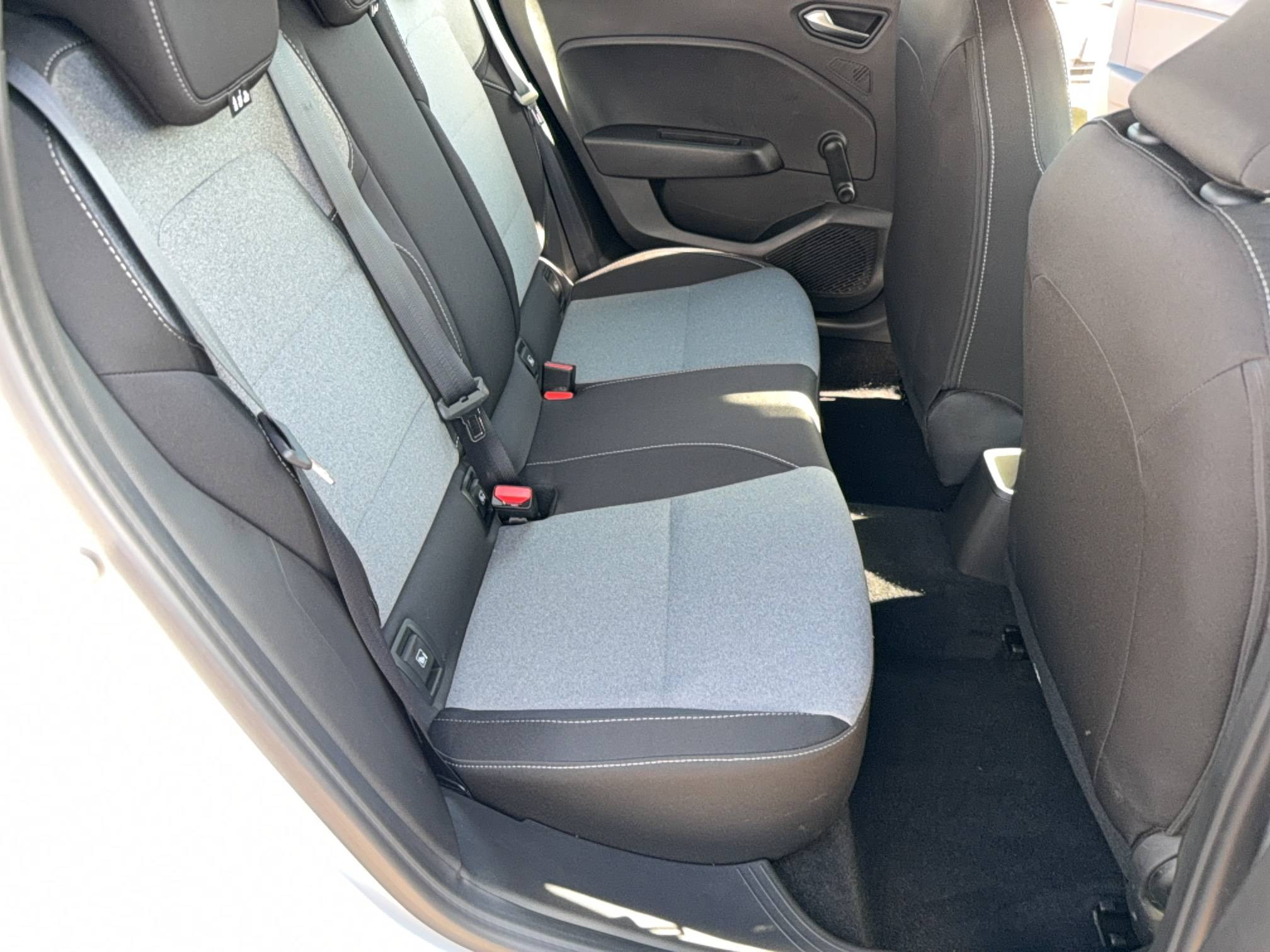 Vente en ligne Renault Clio 5 Clio Blue dCi 100 ch GSR2 au prix de 16 290 €