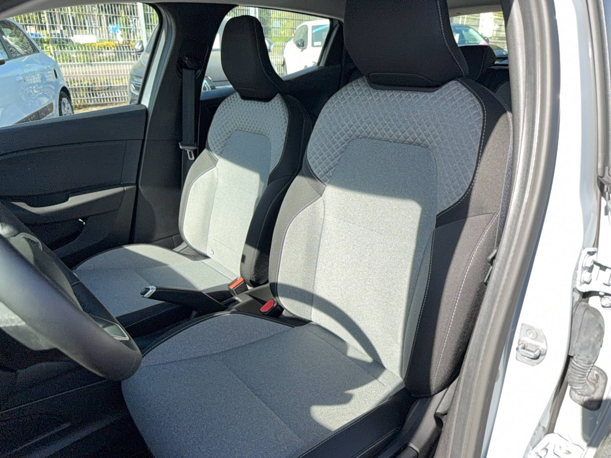 Vente en ligne Renault Clio 5 Clio Blue dCi 100 ch GSR2 au prix de 16 290 €