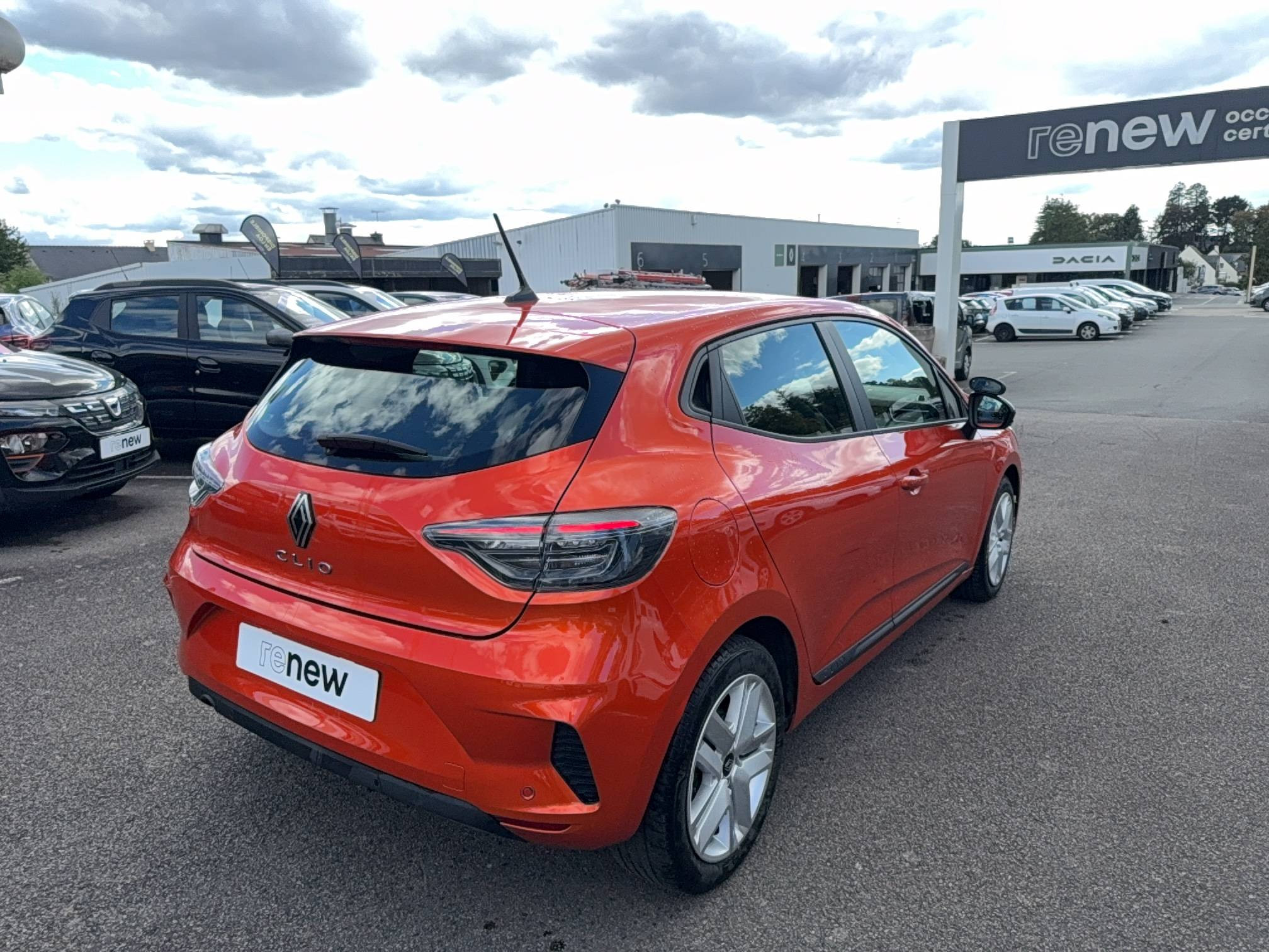 Vente en ligne Renault Clio 5 Clio dCi 100 au prix de 15 290 €