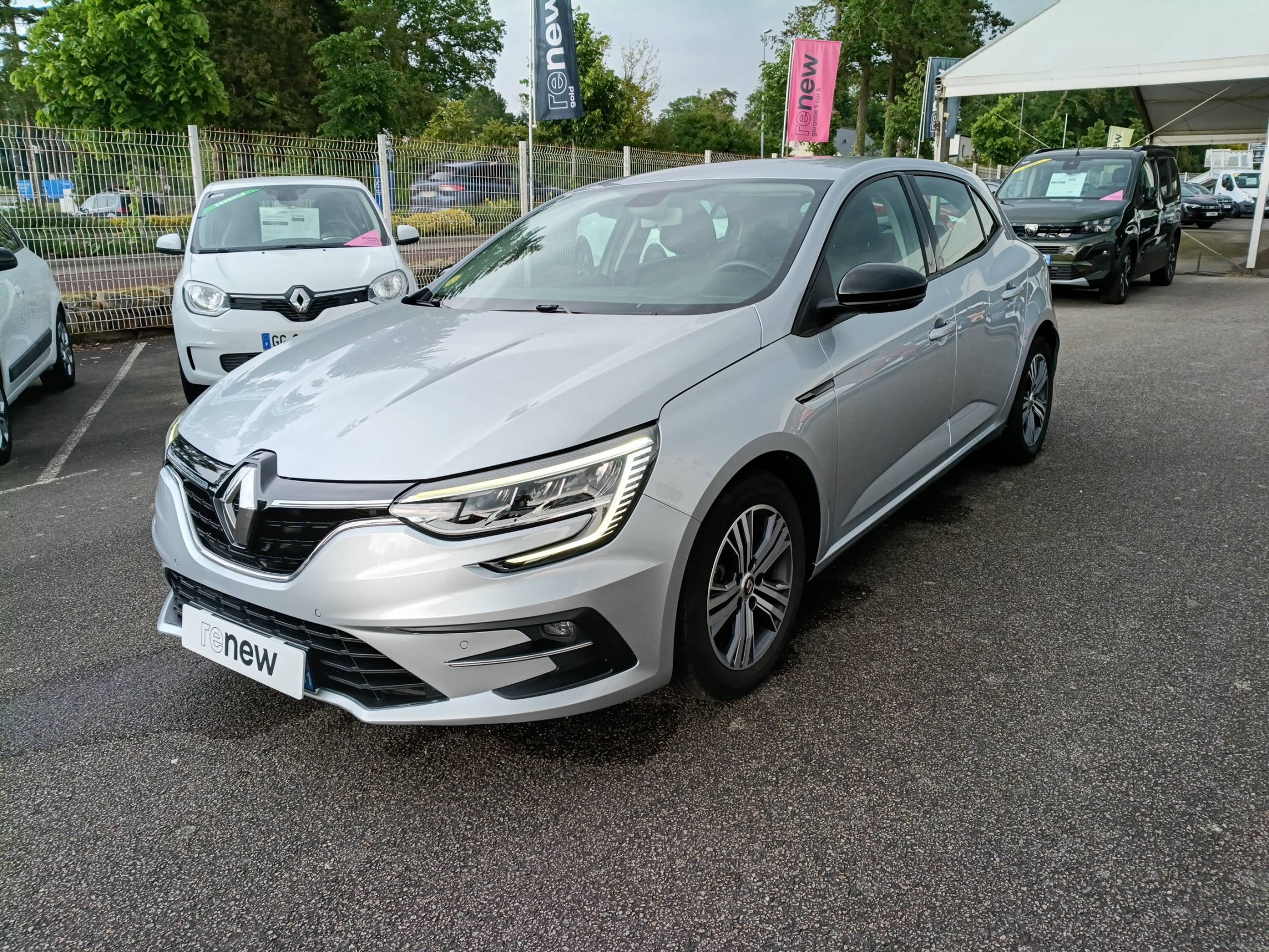 Renault Megane 4  Blue dCi 115 EDC occasion de 2023 en vente à Ploërmel