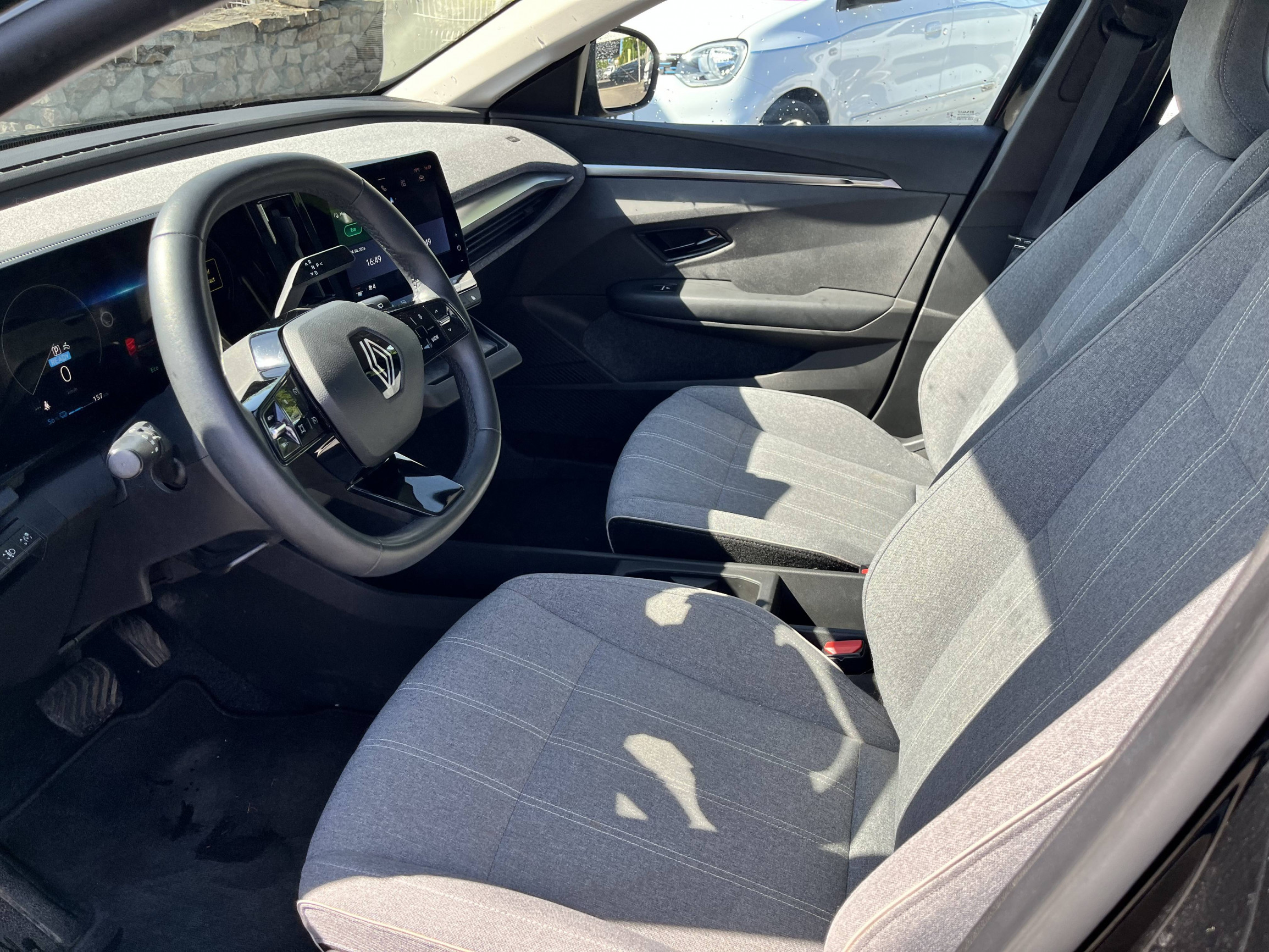Vente en ligne Renault Megane E-Tech  EV40 130ch standard charge au prix de 18 490 €