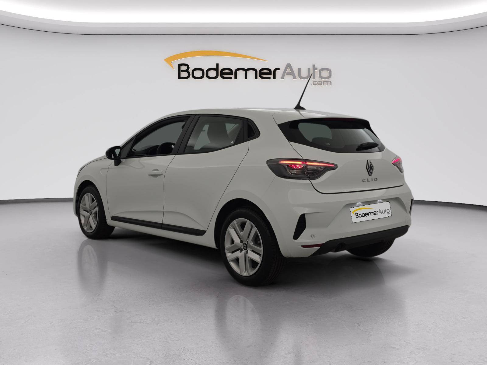 Vente en ligne Renault Clio 5 Clio Blue dCi 100 ch GSR2 au prix de 17 690 €