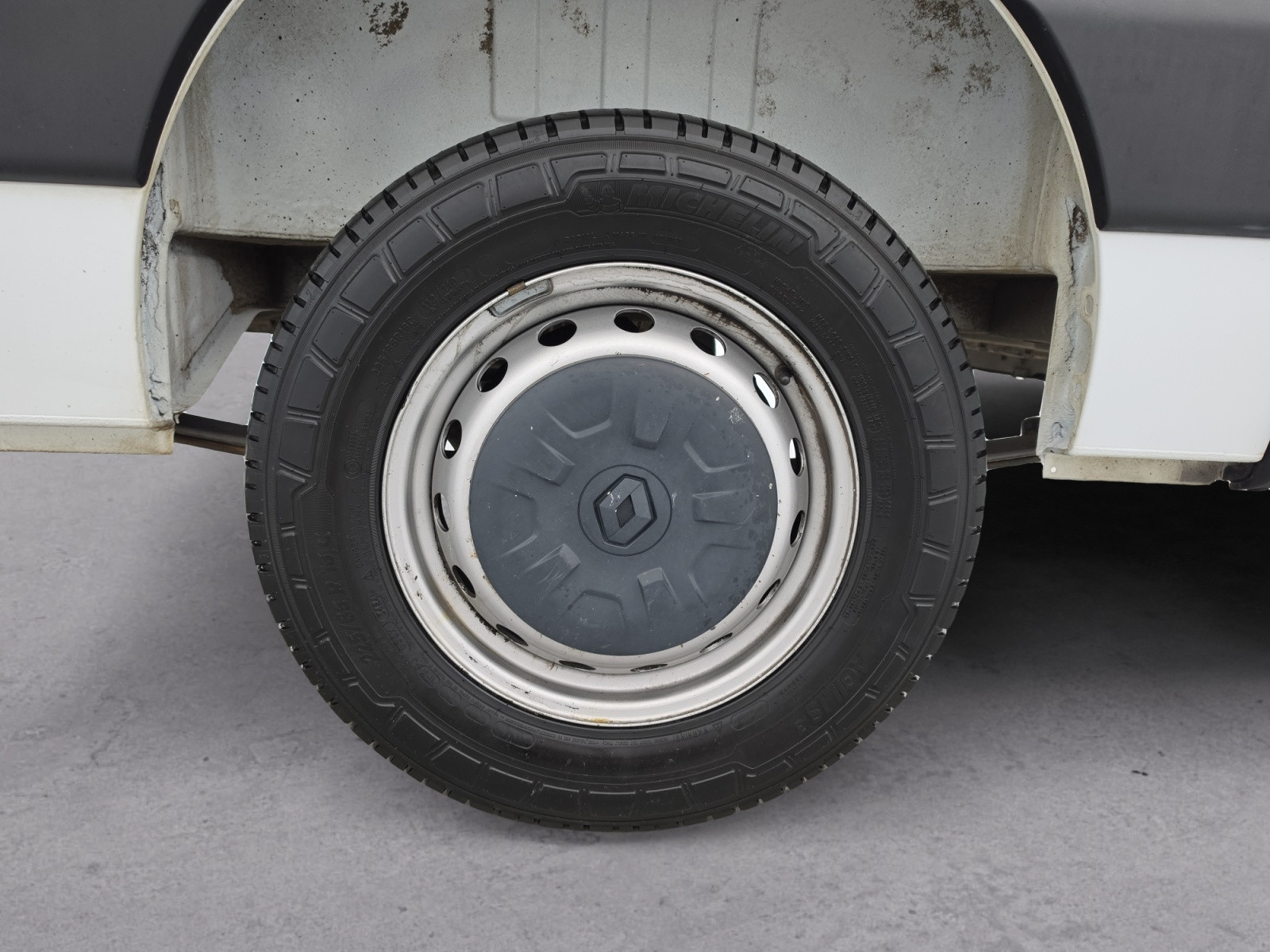 Vente en ligne Renault Master Fourgon MASTER FGN TRAC F3500 L2H2 BLUE DCI 135 au prix de 19 990 €
