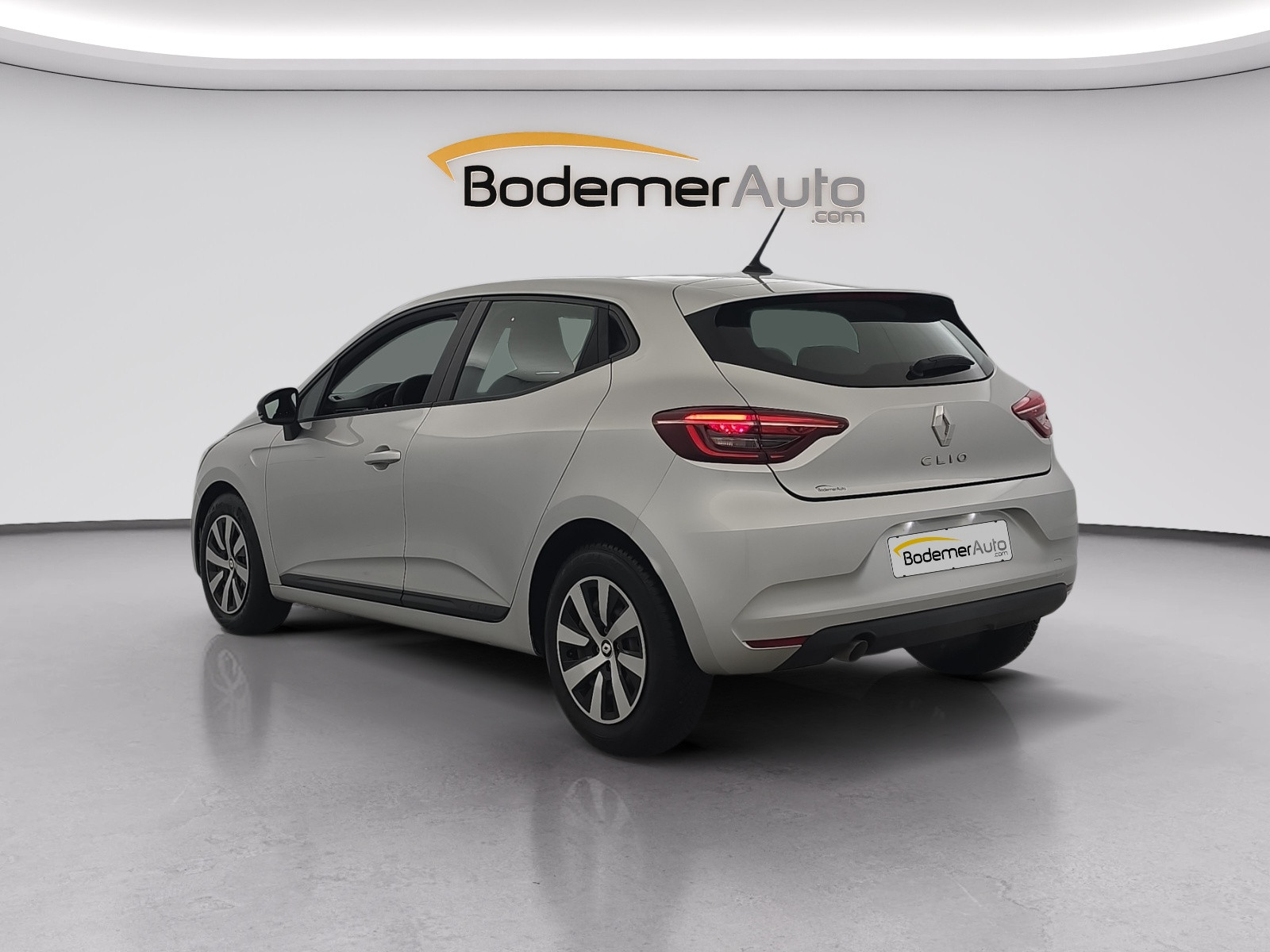 Vente en ligne Renault Clio 5 Clio TCe 90 au prix de 13 990 €