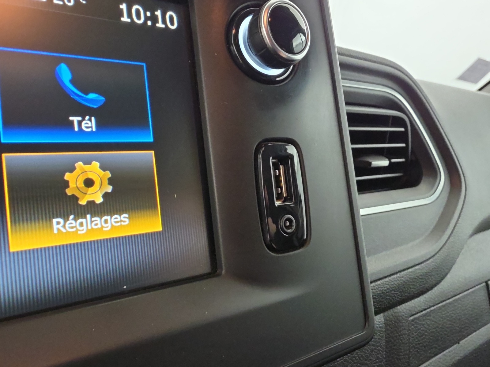 Vente en ligne Renault Master Fourgon MASTER FGN TRAC F3500 L2H2 BLUE DCI 135 au prix de 19 990 €