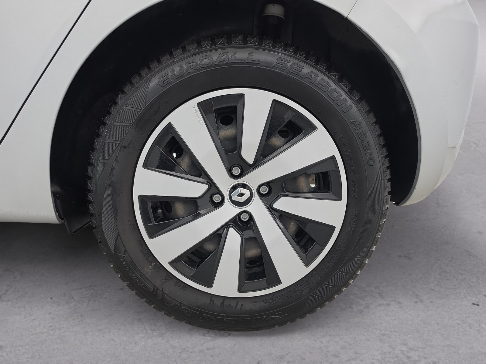 Vente en ligne Renault Clio 5 Clio TCe 90 au prix de 13 990 €