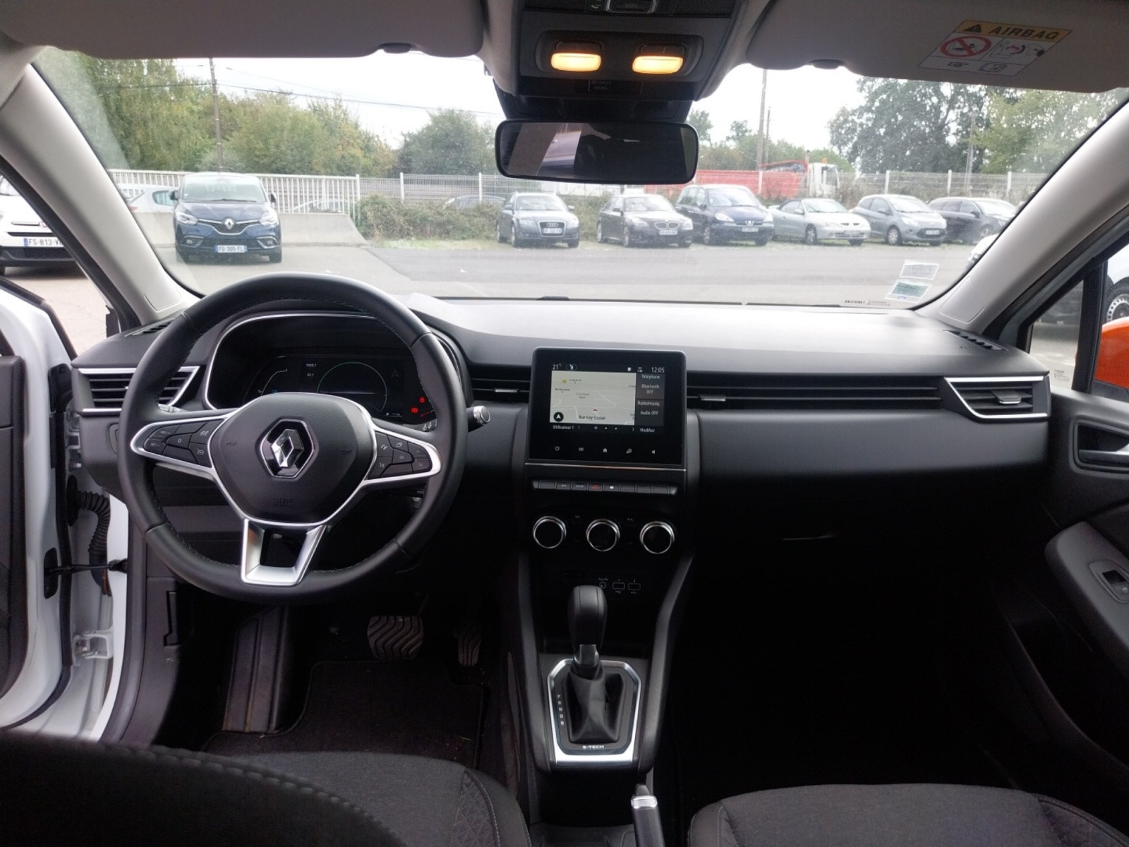 Vente en ligne Renault Clio 5 Clio E-Tech 140 - 21 au prix de 13 490 €