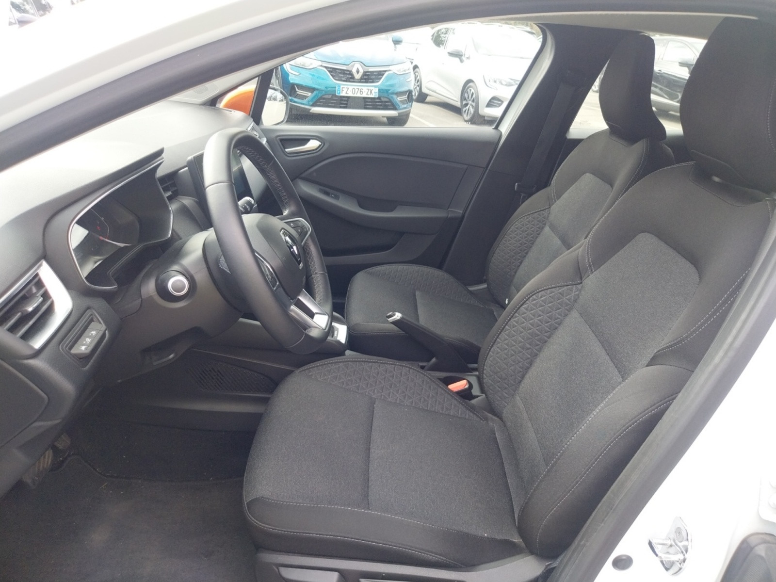 Vente en ligne Renault Clio 5 Clio E-Tech 140 - 21 au prix de 13 490 €