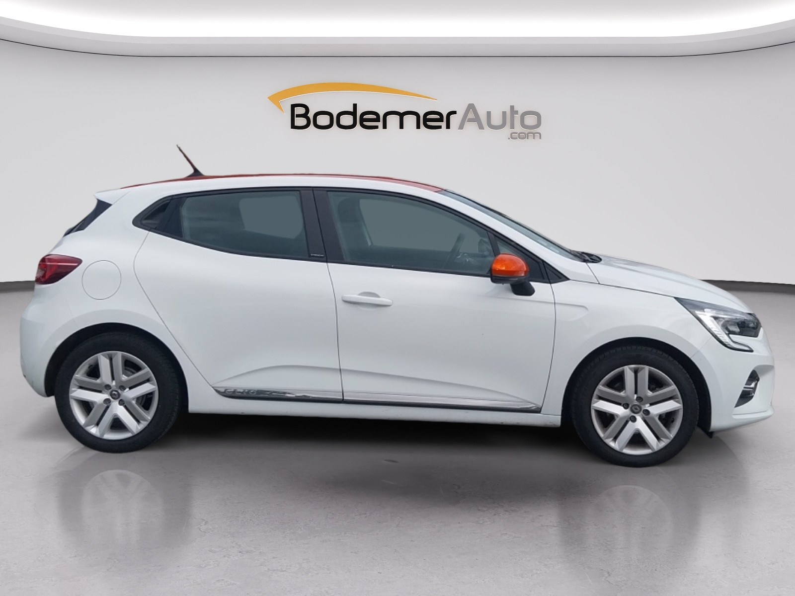 Vente en ligne Renault Clio 5 Clio E-Tech 140 - 21 au prix de 13 490 €