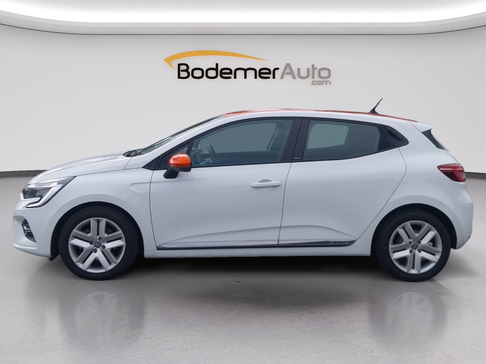Vente en ligne Renault Clio 5 Clio E-Tech 140 - 21 au prix de 13 490 €