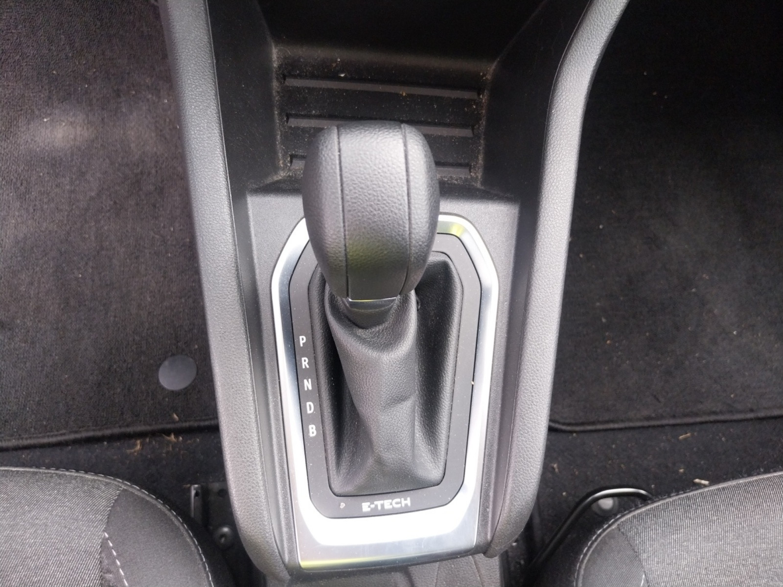 Vente en ligne Renault Clio 5 Clio E-Tech 140 - 21 au prix de 13 490 €