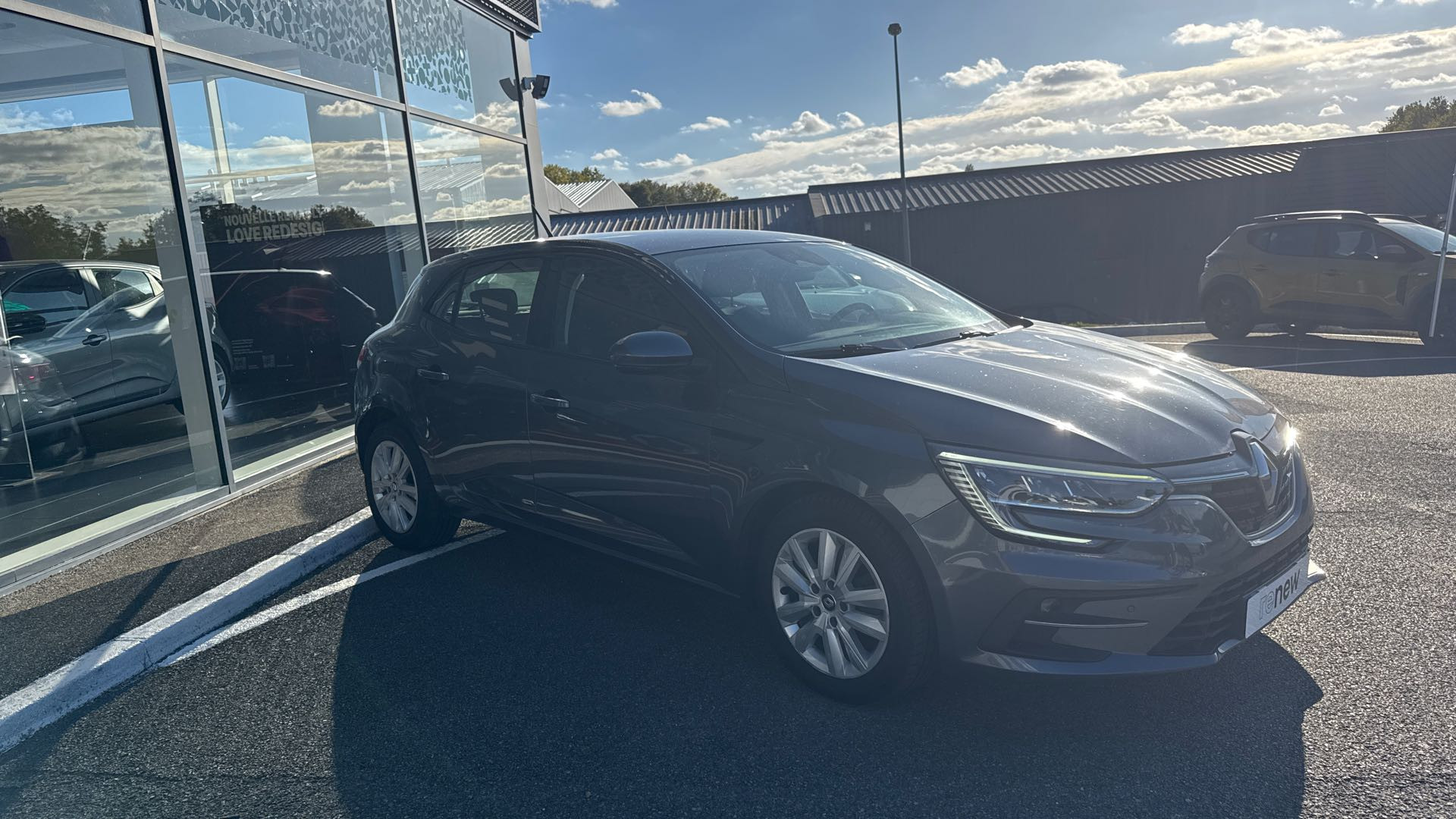 Vente en ligne Renault Megane 4 Mégane IV Berline Blue dCi 115 EDC - 21N au prix de 14 990 €