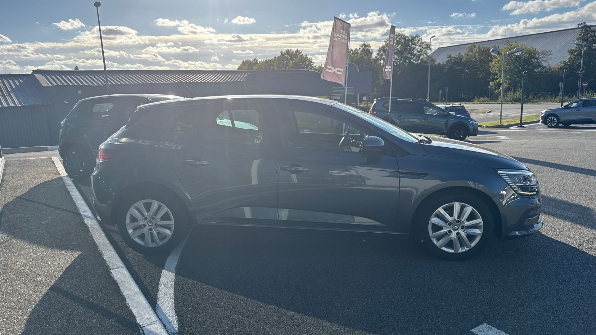 Vente en ligne Renault Megane 4 Mégane IV Berline Blue dCi 115 EDC - 21N au prix de 14 990 €