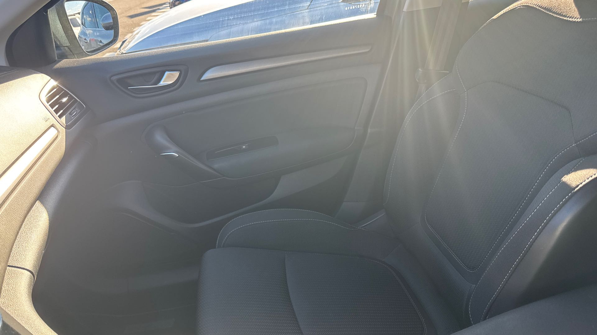 Vente en ligne Renault Megane 4 Mégane IV Berline Blue dCi 115 EDC - 21N au prix de 14 990 €