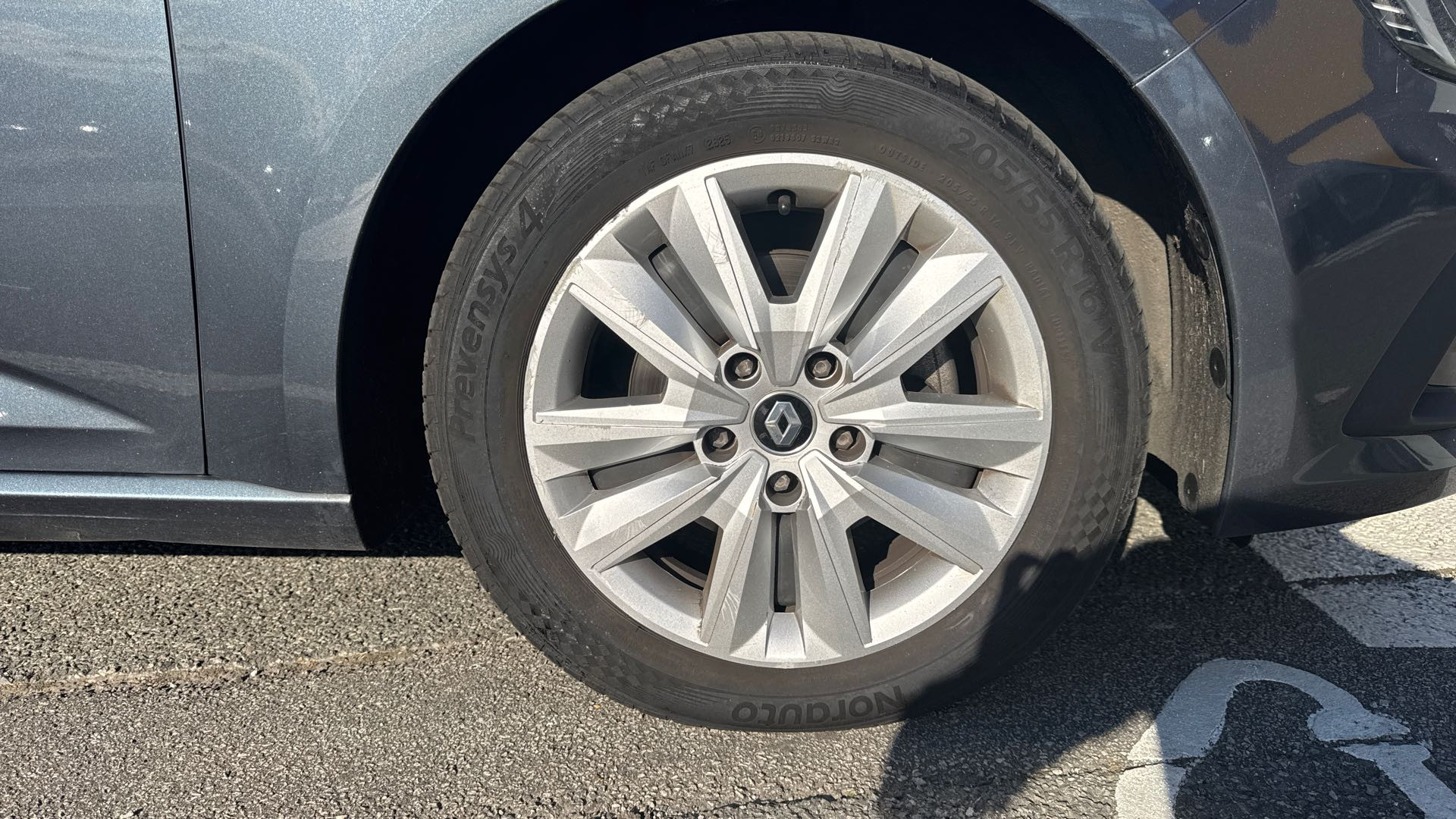 Vente en ligne Renault Megane 4 Mégane IV Berline Blue dCi 115 EDC - 21N au prix de 14 990 €
