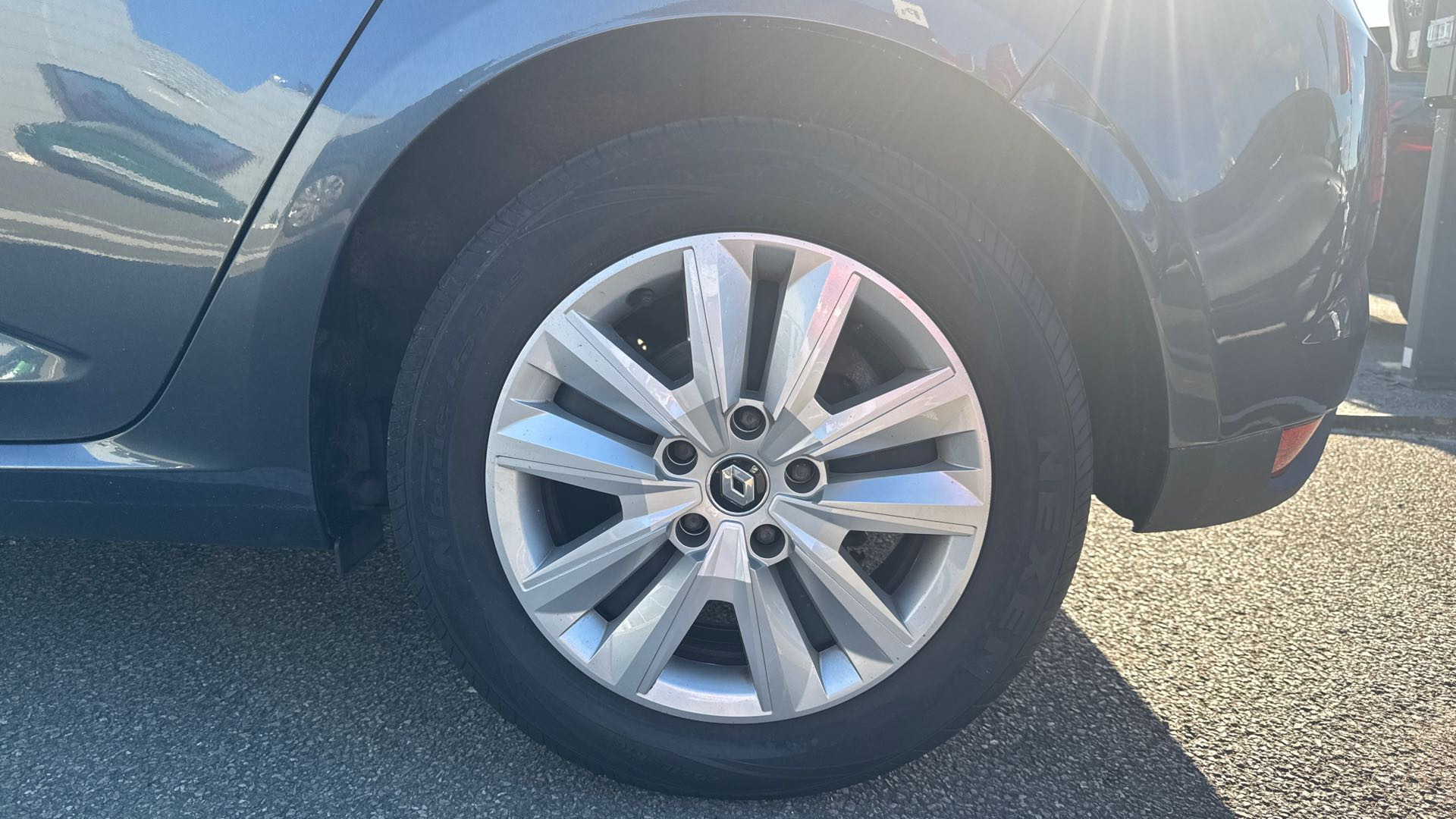 Vente en ligne Renault Megane 4 Mégane IV Berline Blue dCi 115 EDC - 21N au prix de 14 990 €