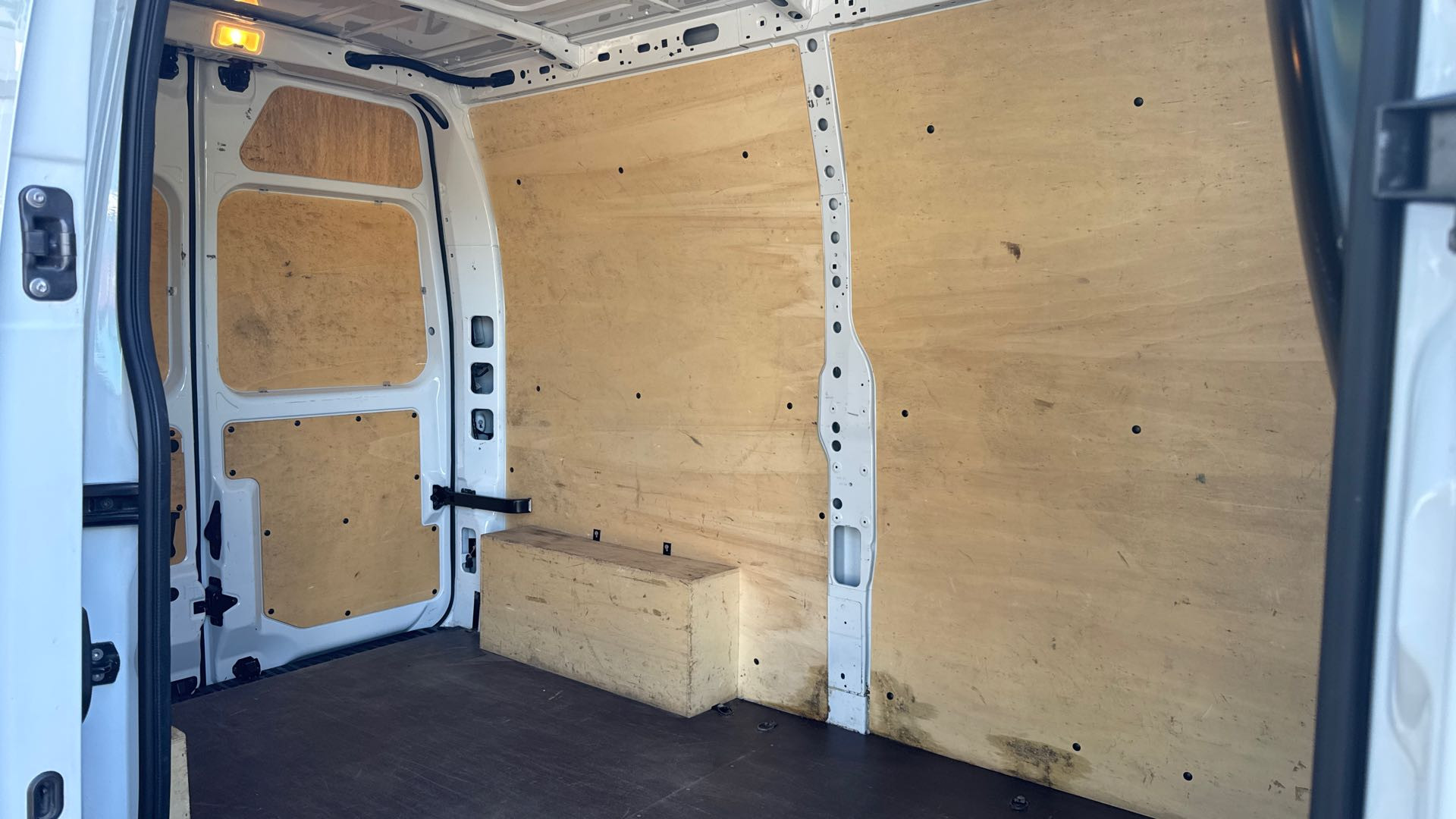 Vente en ligne Renault Master Fourgon MASTER CA TRAC F3500 L2H2 BLUE DCI 135 au prix de 22 490 €