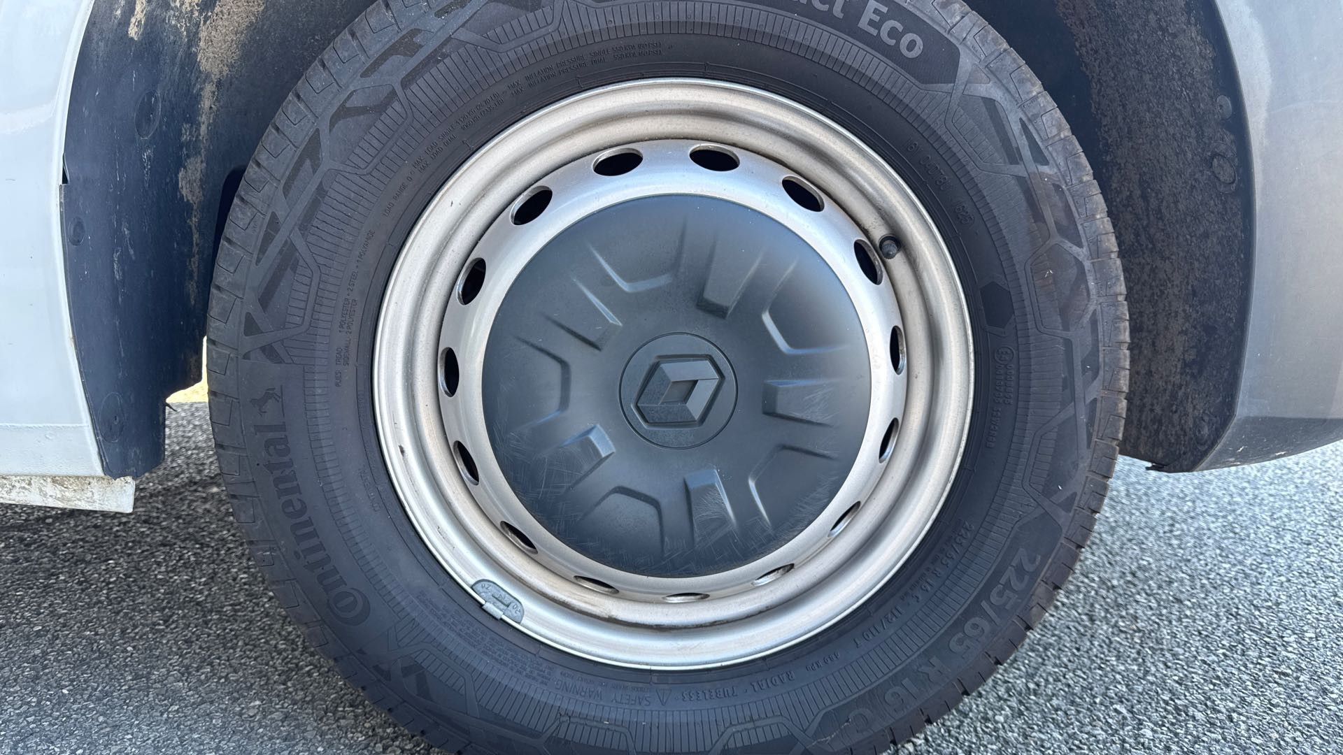 Vente en ligne Renault Master Fourgon MASTER FGN TRAC F3500 L3H3 BLUE DCI 135 au prix de 25 290 €