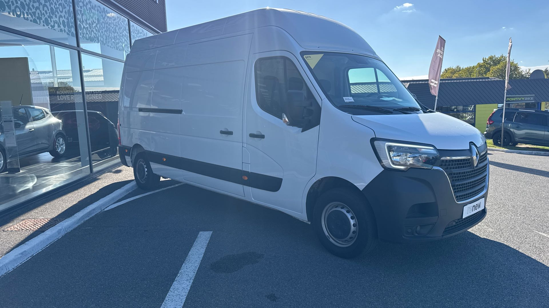 Vente en ligne Renault Master Fourgon MASTER FGN TRAC F3500 L3H3 BLUE DCI 135 au prix de 25 290 €