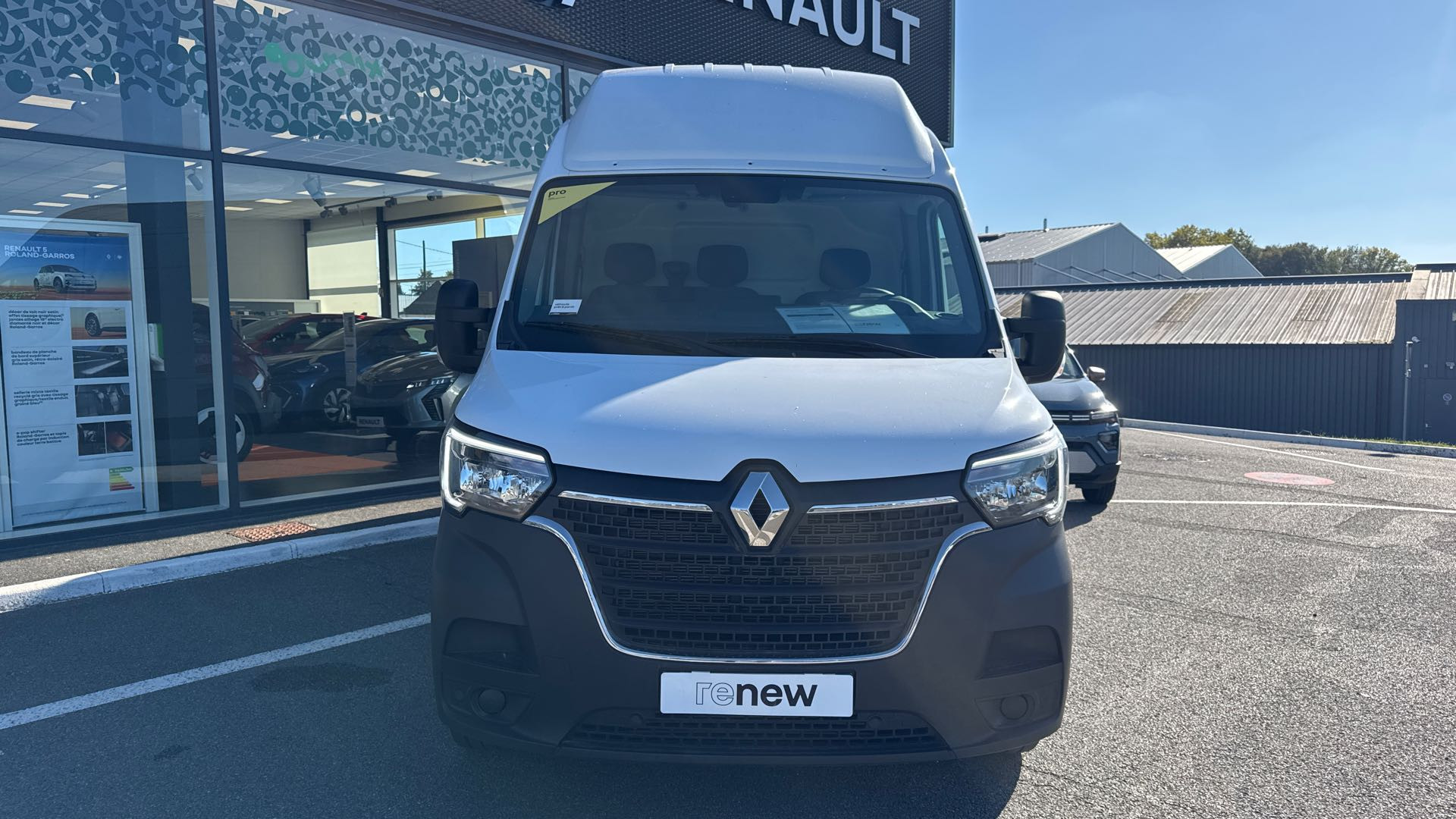 Vente en ligne Renault Master Fourgon MASTER FGN TRAC F3500 L3H3 BLUE DCI 135 au prix de 25 290 €