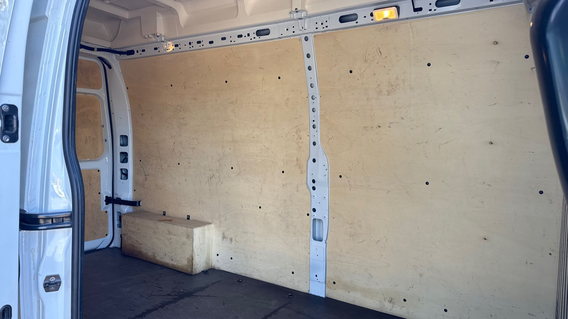 Vente en ligne Renault Master Fourgon MASTER FGN TRAC F3500 L3H3 BLUE DCI 135 au prix de 25 290 €